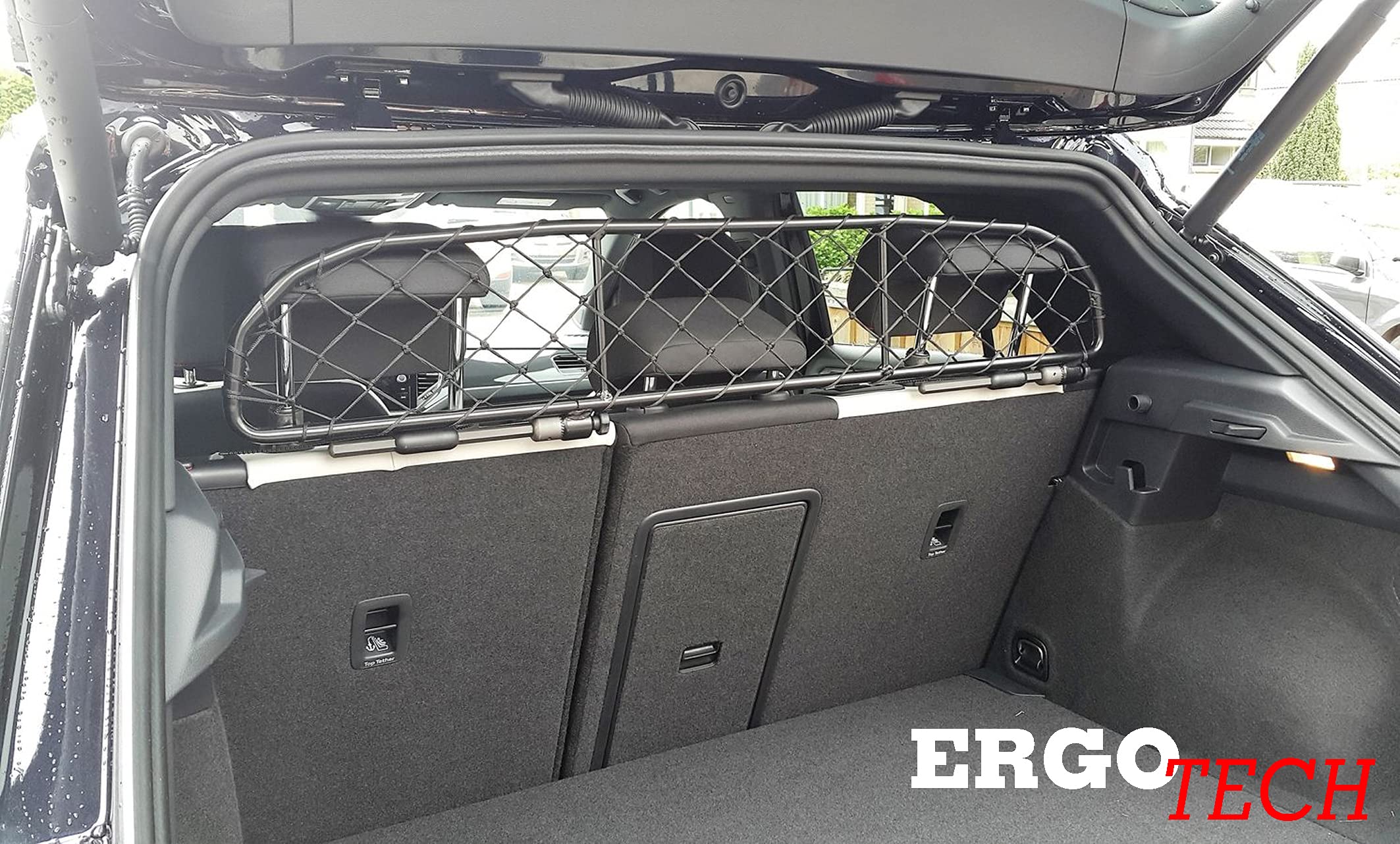 ERGOTECH Divisorio Griglia Rete Divisoria Compatibile con Volkswagen T-ROC, RDA65-HXXS8, per Trasporto Cani e Bagagli