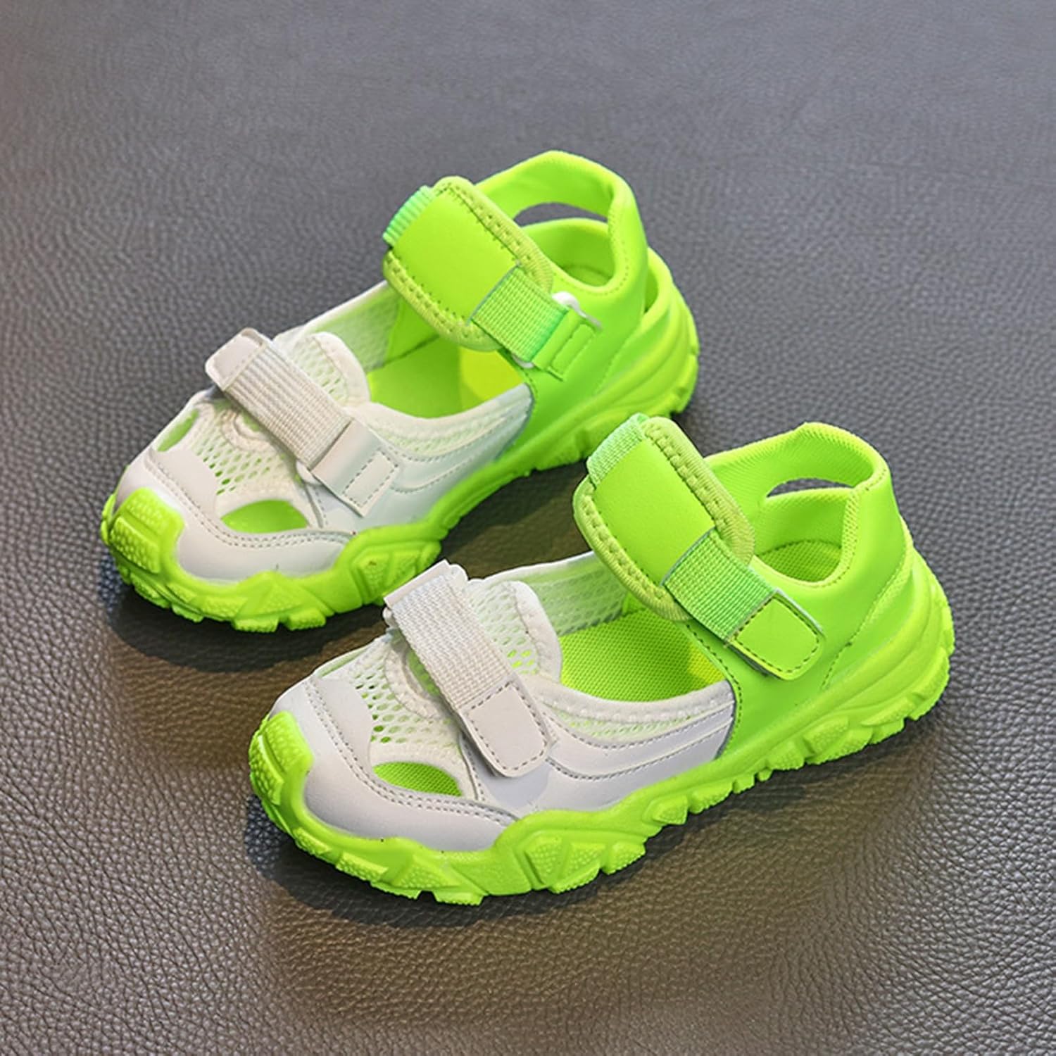 Girls Mesh Breathable Sandals Kids Adjustable Strap Shoes Close Toe Thick Sole Shoes Non Slip Sandals Summer Lightweight Outdoor Sports Shoe Walking Slipper (Green, 2.5 Big Kids)