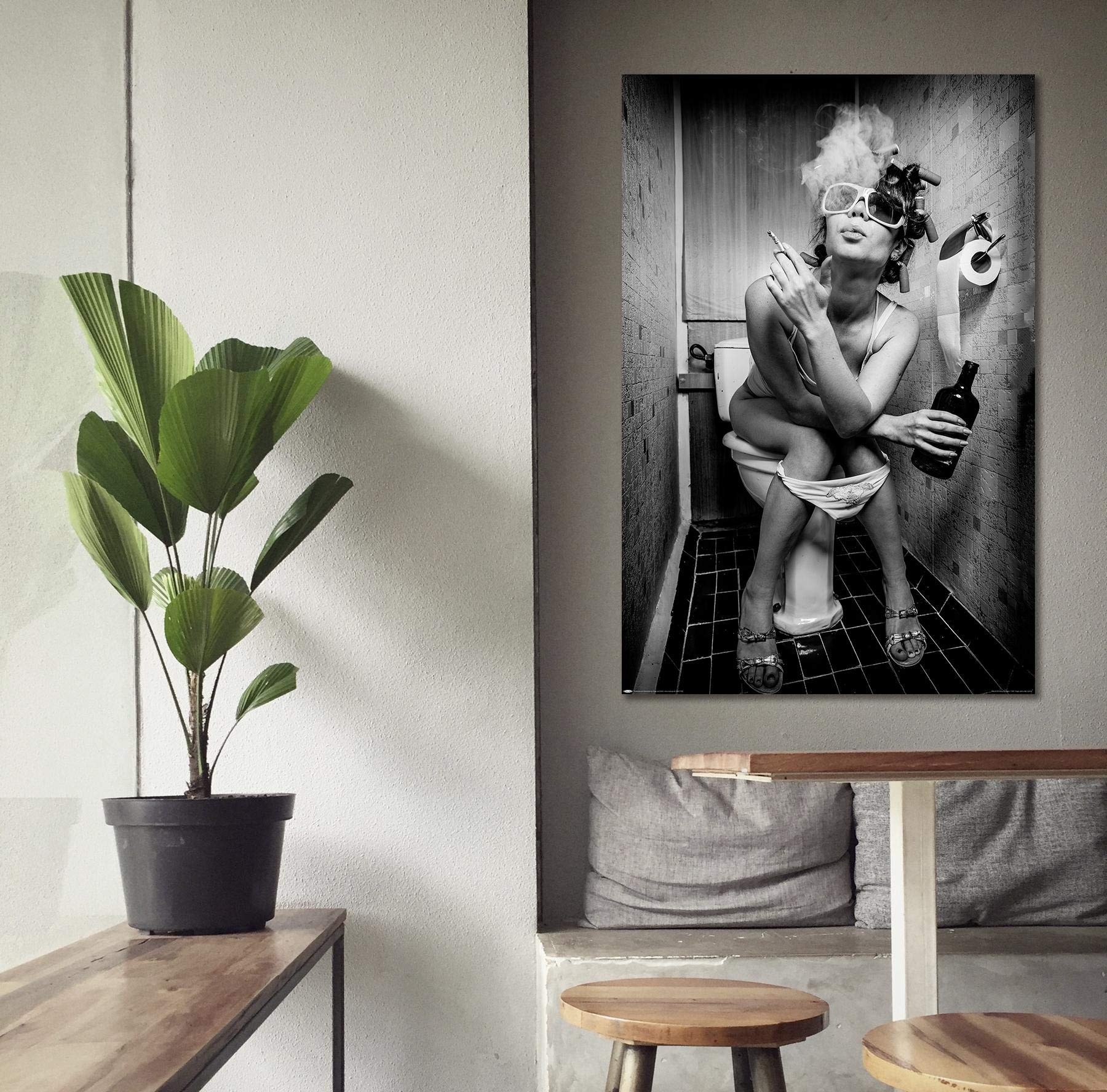 Poster girl sits in a toilet – Wandbild