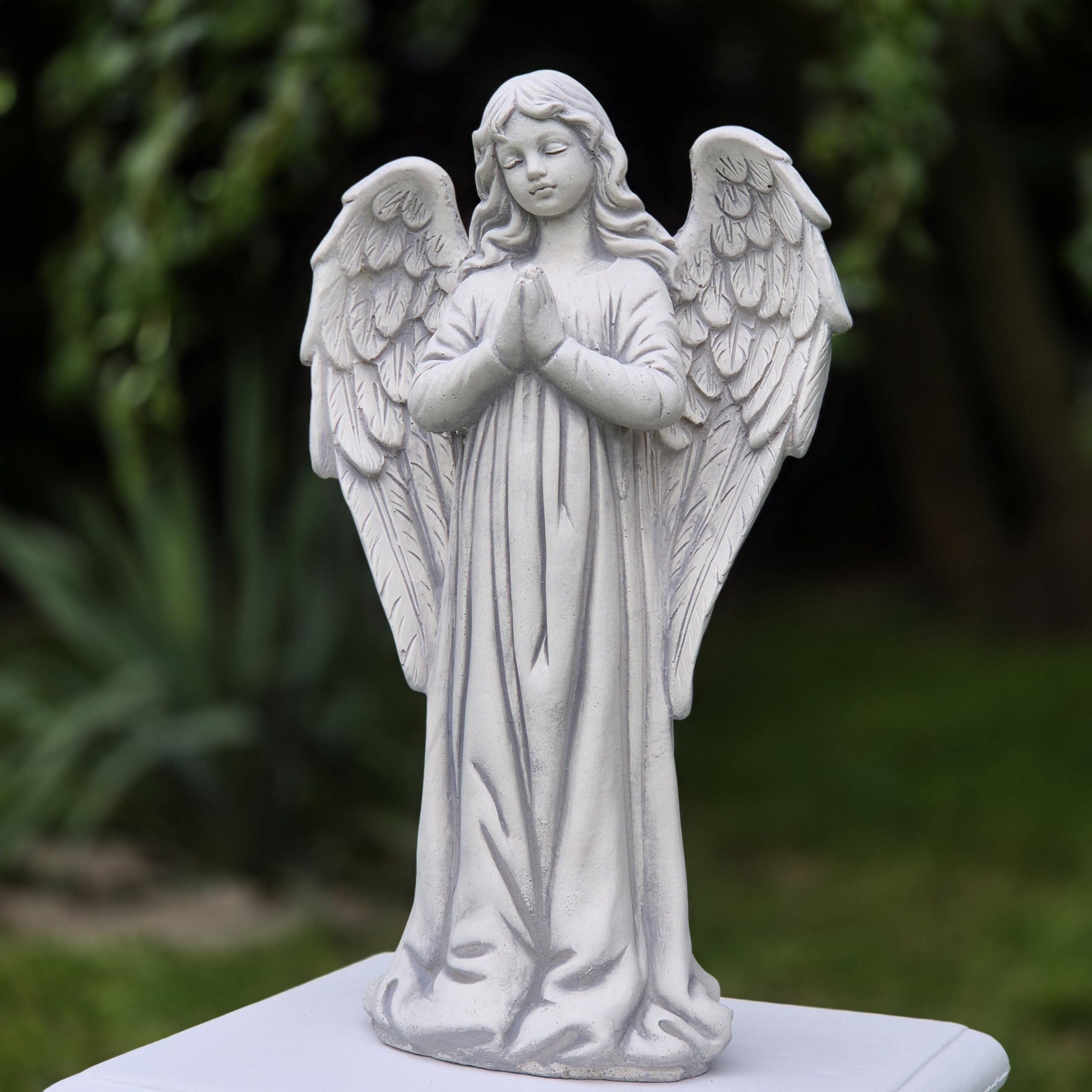 FABRIQ Figurka anioła ze skrzydłami 31 cm – Rzeźba z odlewu kamiennego 3 kg – Religijna dekoracja ogrodowa – Odporna na warunki atmosferyczne i mróz