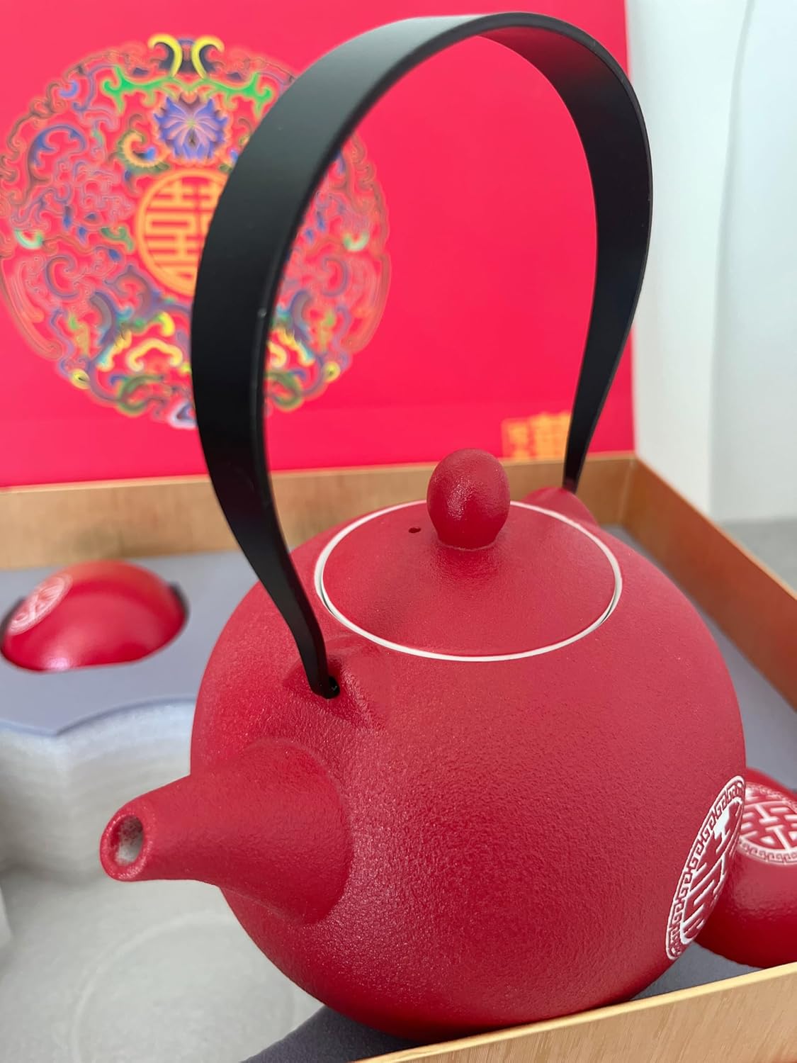 Red Chinese Wedding Tea Set - Traditional Ceramic Double Happiness Tea Ceremony Set with 1 Teapot, 8 Teacups, Gift Box - Chinese Tea Set for Engagements, Bridal Showers and Couples' Gifts
