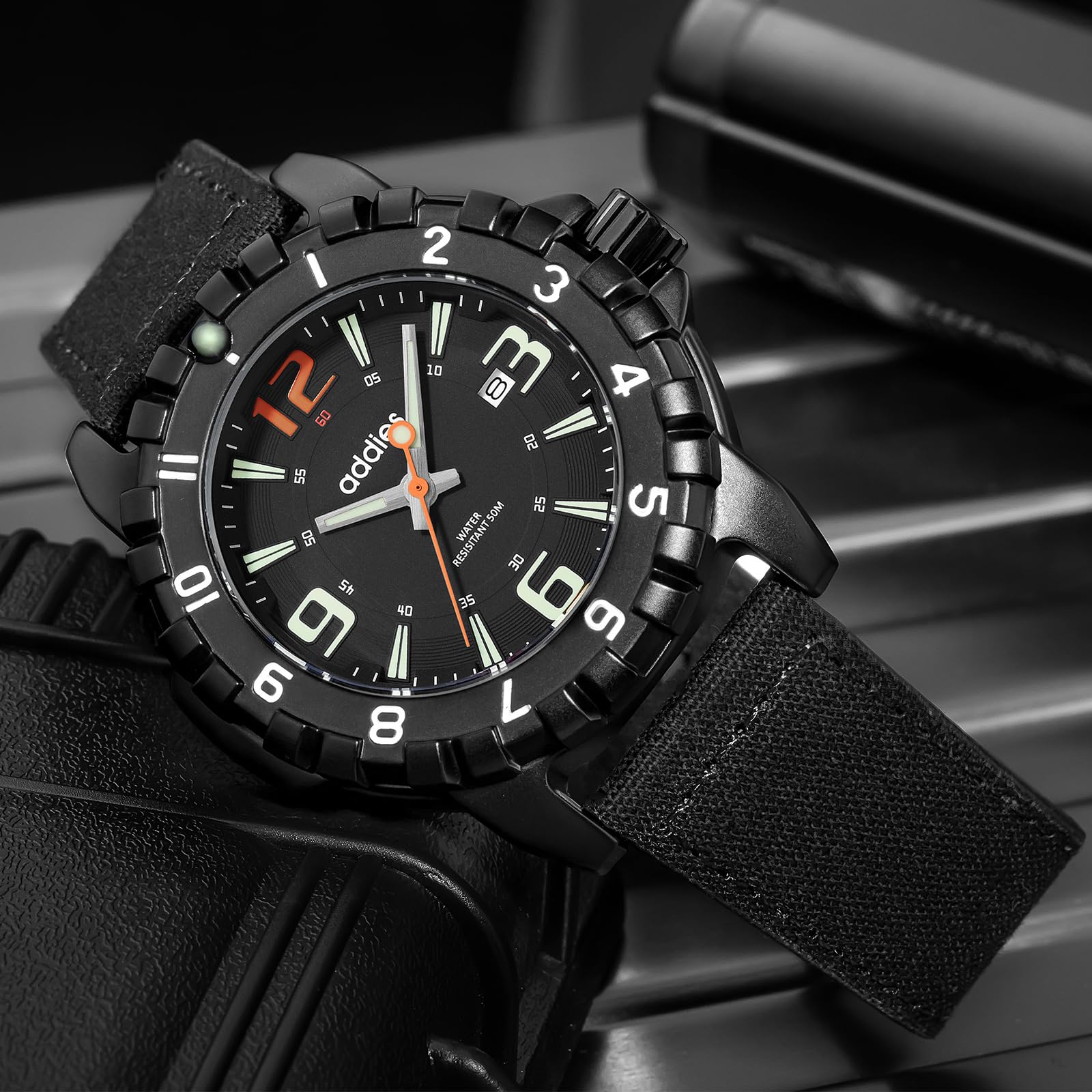 addies Montre militaire pour homme avec bracelet en tissu résistant à l'eau 50 m Mouvement à quartz lumineux Boîtier en acier inoxydable Montre cool pour tous les jours et l'extérieur