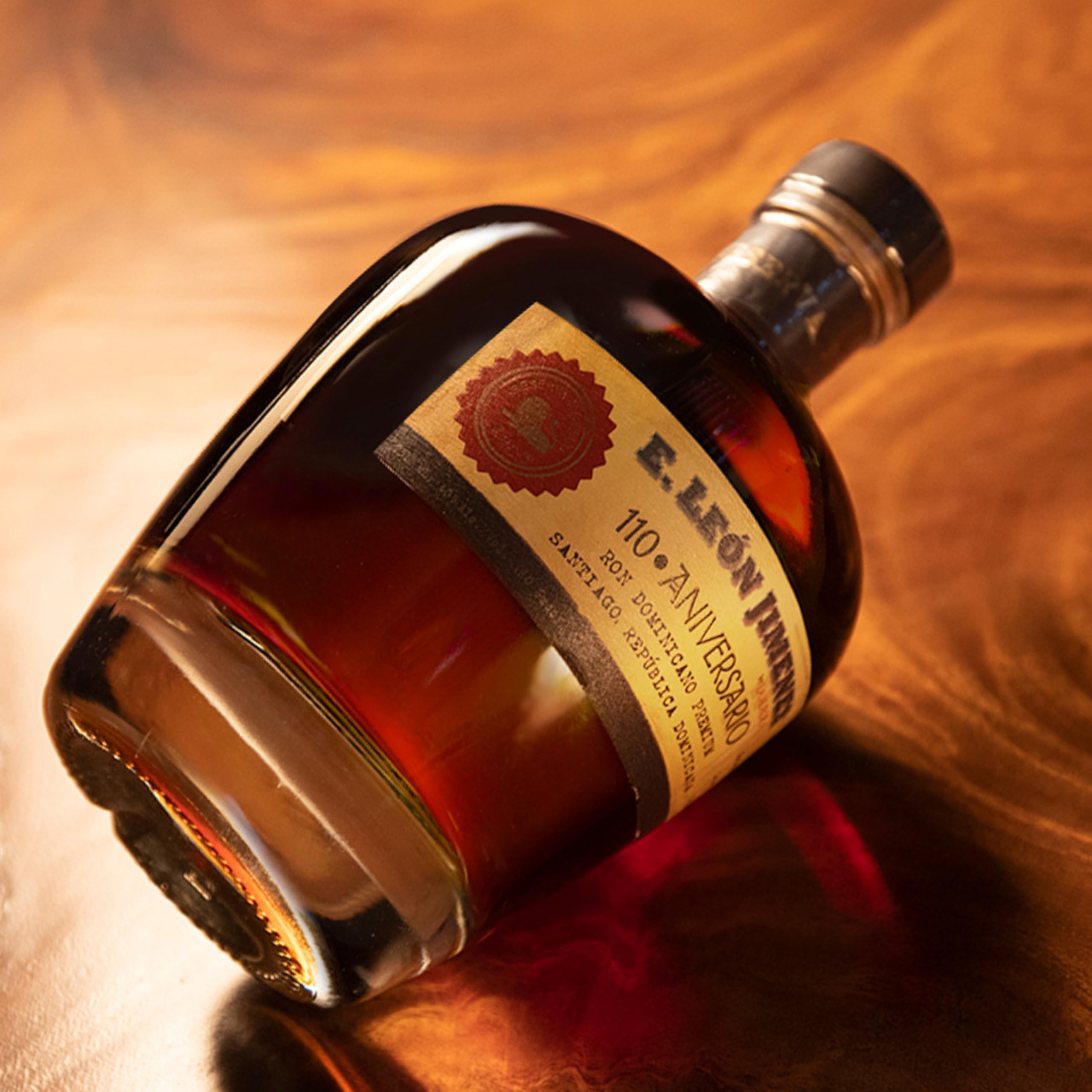 Ron E. León Jimenes 110 Aniversario – Edición Limitada 700 ml | 10 Años de Añejo | Tradición Premium Dominicana | Bogusto