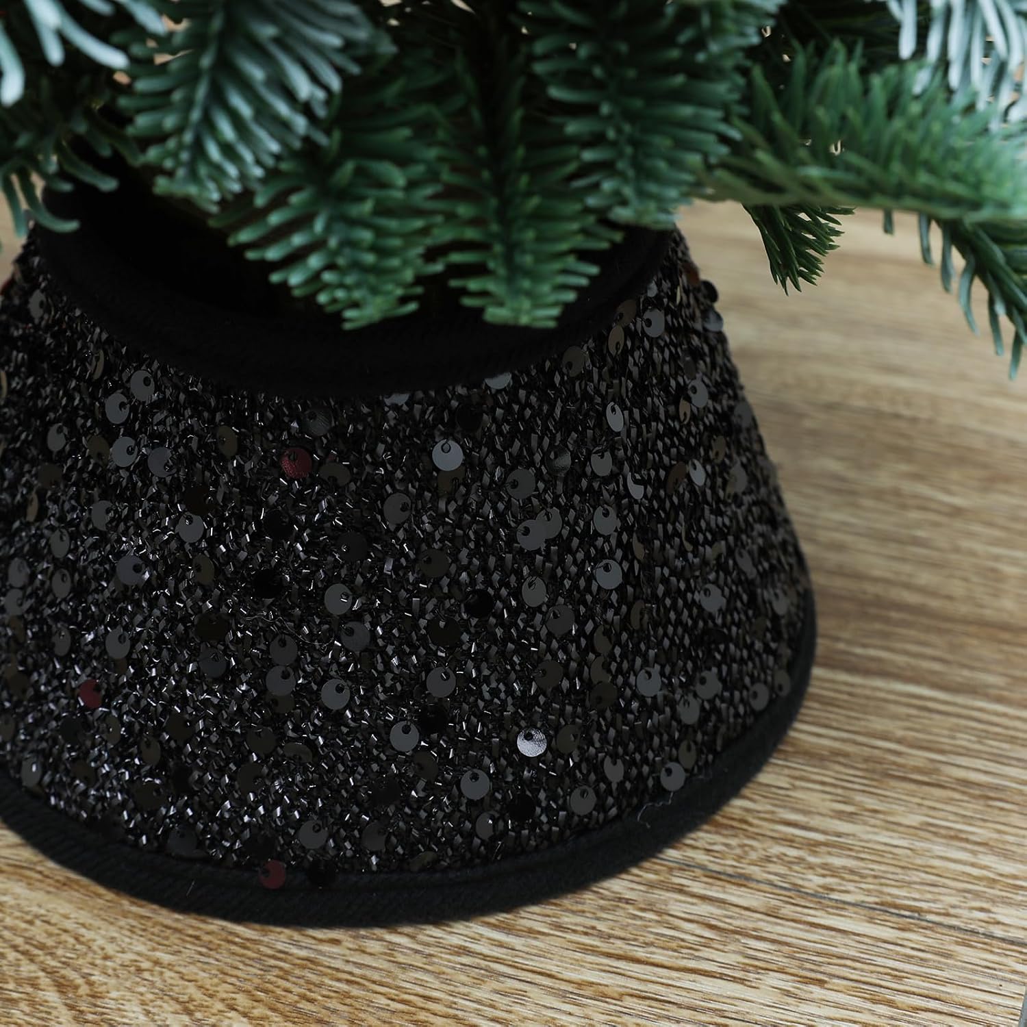 7.5 Inch Glittering Christmas Tree Collar, Sequin Rustic Mini Tree Skirt Base Cover for Small Tabletop Trees, Holiday Home Decor Gift, Black