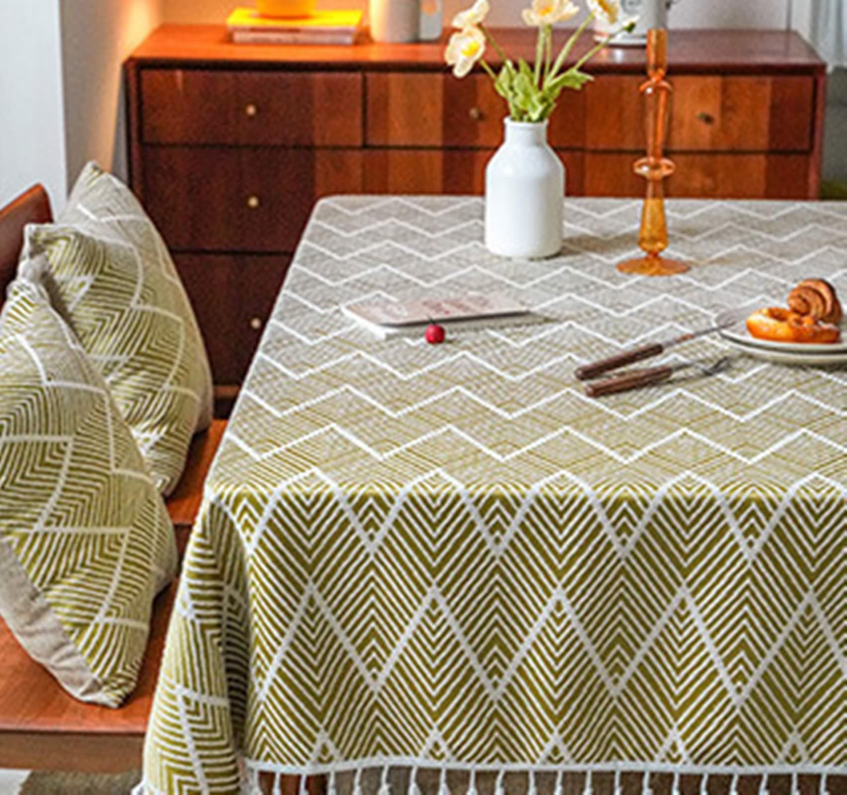 Daesar Manteles Cocina Rectangular,Mantel Lino Antimanchas Rayas Onduladas con Borlas Mantel Amarillo,140x220CM(87x55Inch)