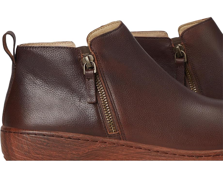 Alegria Oaklee - Right View