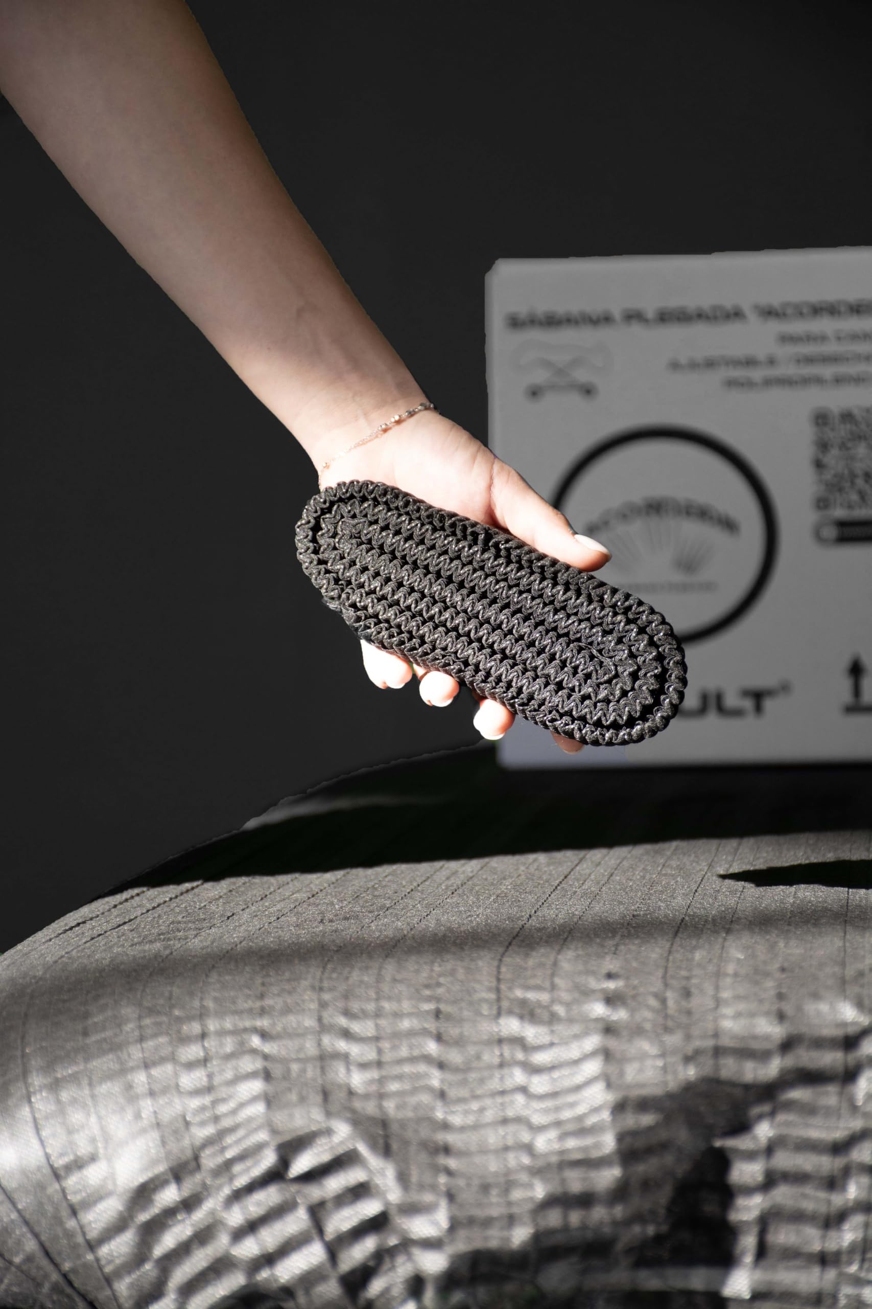 Sábana desechable ajustable TNT 95x230 | Funda Camilla Masaje (20g) | Plegada en Acordeón | Sabanillas para Clinicas, Salones de Belleza | Pack de sábanas desechables ajustables (100 uds) (NEGRO)