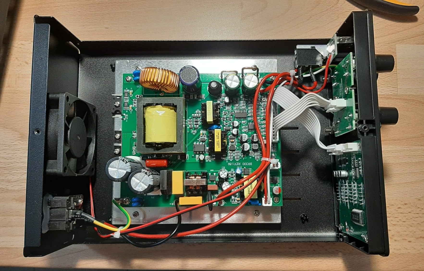 Alimentatore Da Laboratorio BSIDE I84020 - 40V 20A 300W, Programmabile, Display A Colori, USB - Foto 3