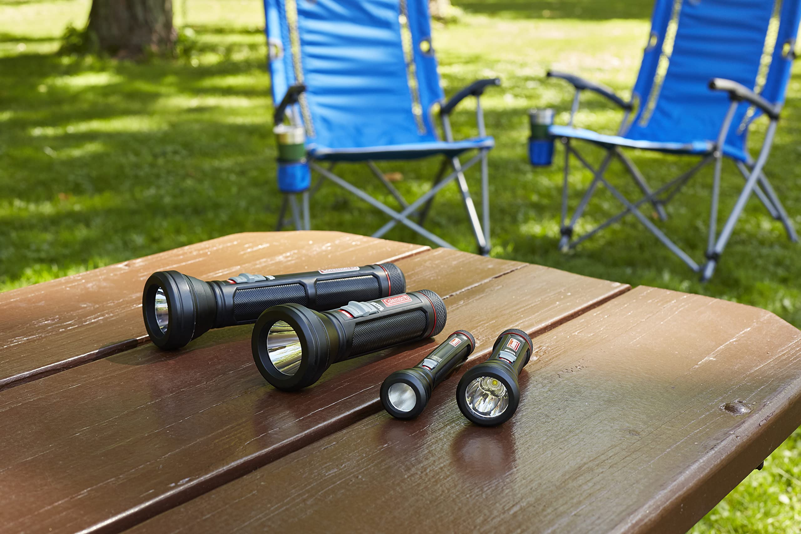 Campingaz Coleman Linterna 325L con tecnología Batteryguard, compacta y potente linterna de mano con 325 lúmenes para camping, senderismo o festivales