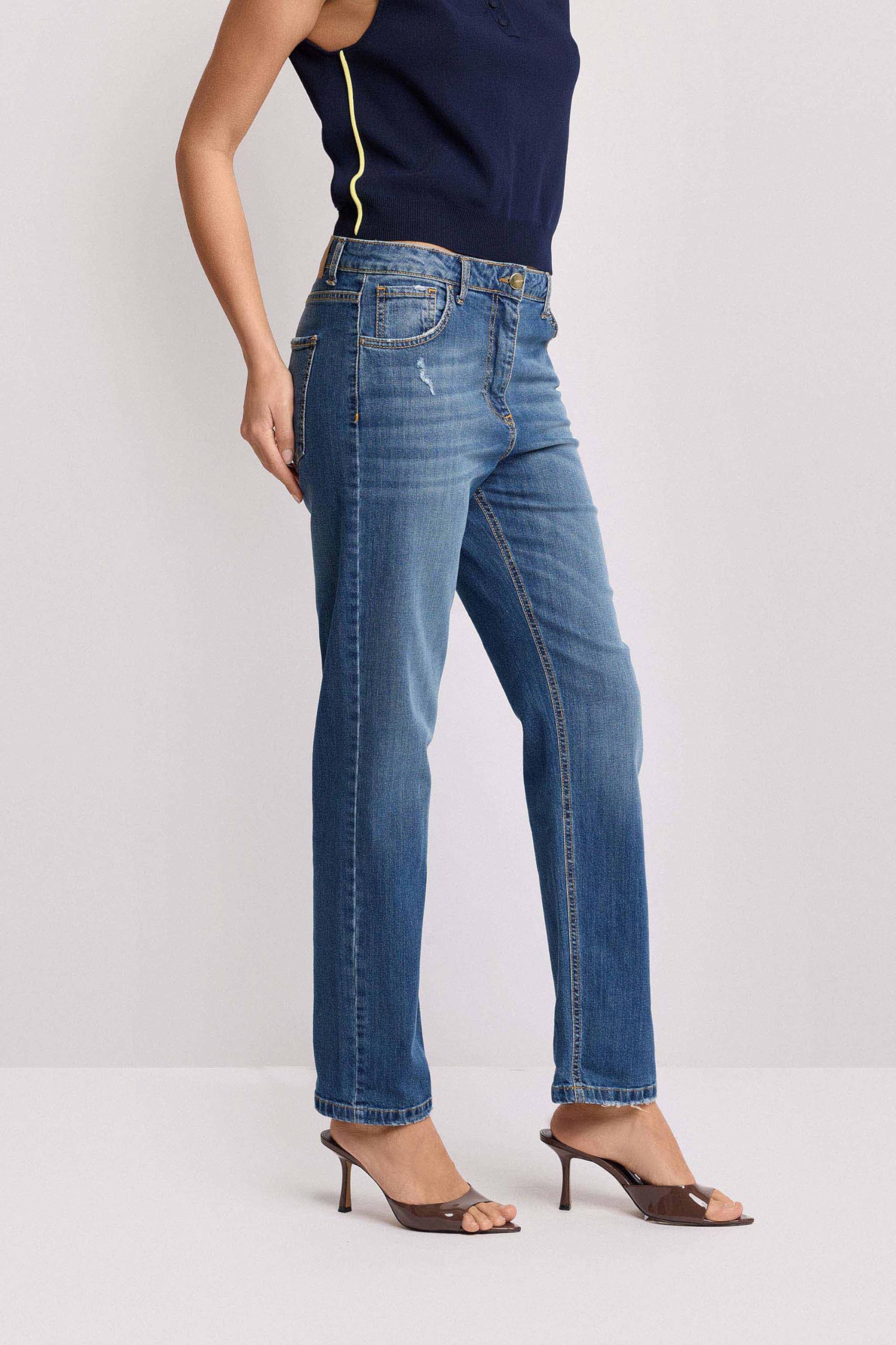 Kocca Damskie spodnie jeansowe Relaxed Fit P26PPD8572ABUN3598