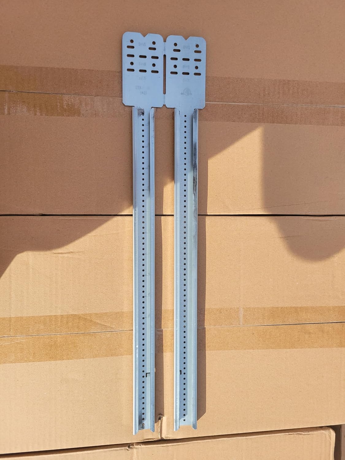 Generic Telescoping Electrical Box Bracket 17""-24"" Stud spacing MW-TSGB24 (25 Pack)