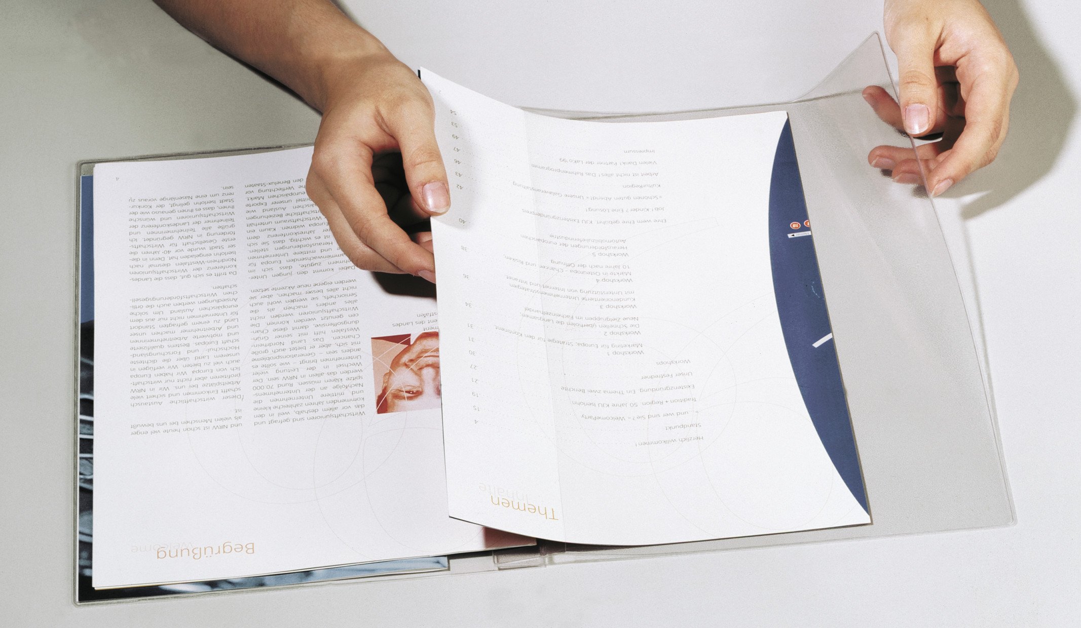 DURABLE - Chemise de présentation A4 - Porte vue 100 vues - Protège documents - Visibilité recto/verso - Pour 100 documents non perforés - Transparent - Boîte de 25 pièces - 251219