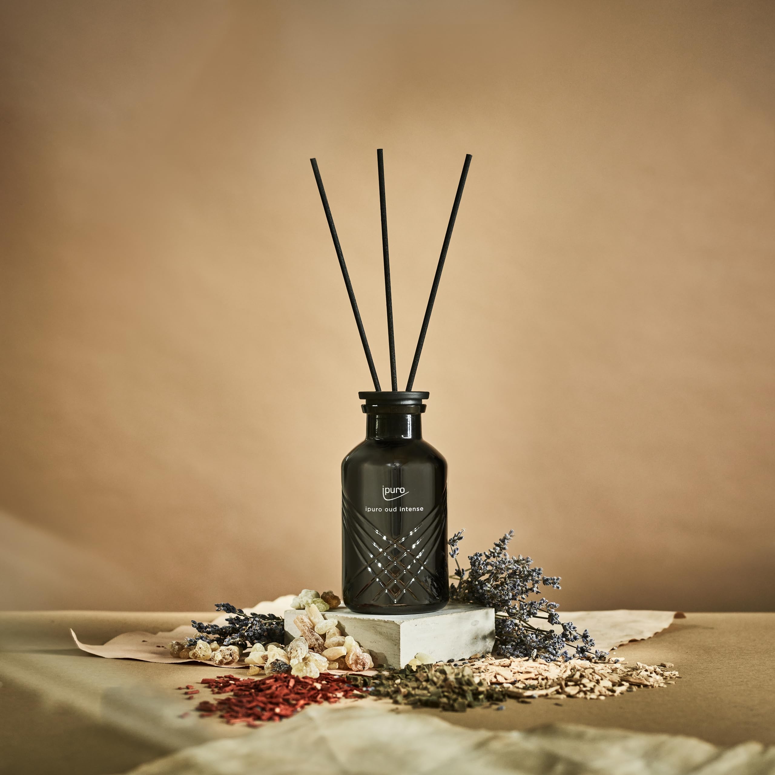ipuro - Exclusive Parfum d'Ambiance Exclusif OUD INTENSE - 240ml - Diffuseur Oriental avec Safran, Encens & Bois de Santal - Élégant Désodorisant avec Bâtonnets pour la Maison