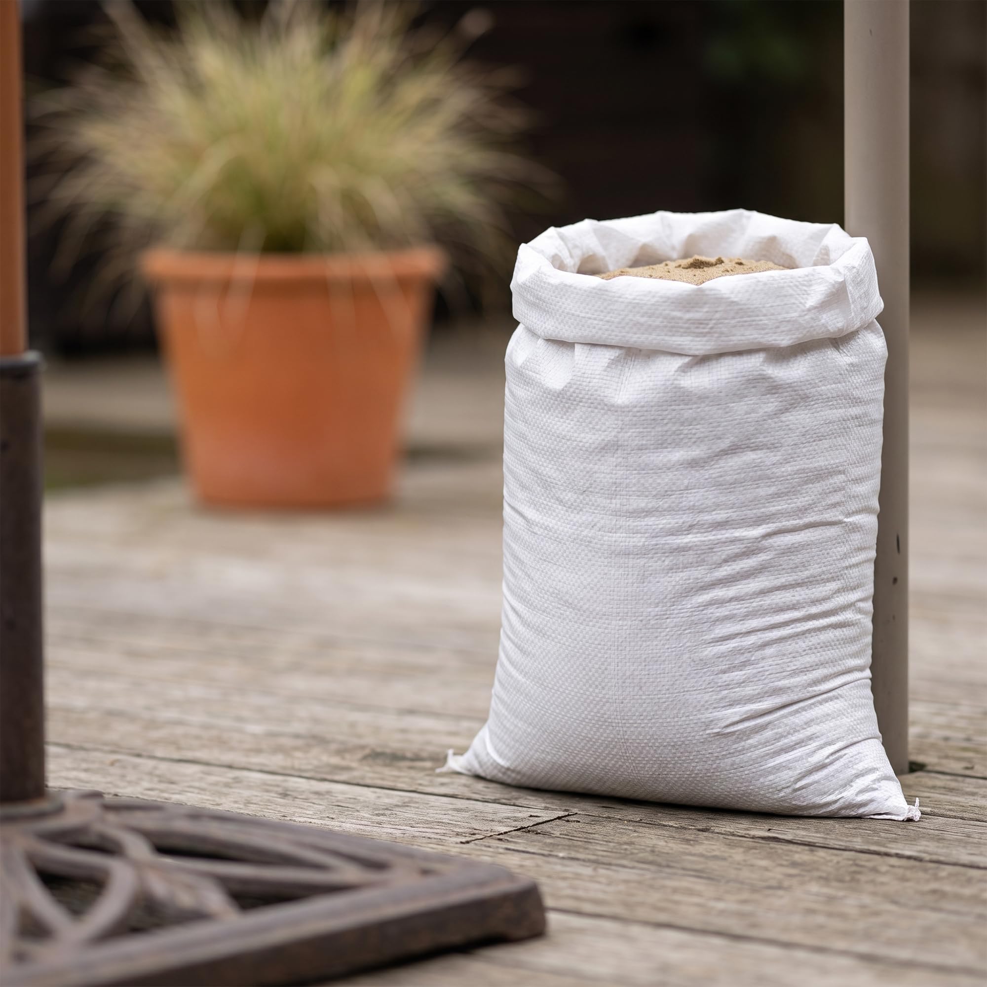 MOUYAT 30 sacos de basura de 60 x 102 cm, bolsas de basura tejidas de jardín, bolsas de arena de plástico blanco para residuos de jardín y construcción