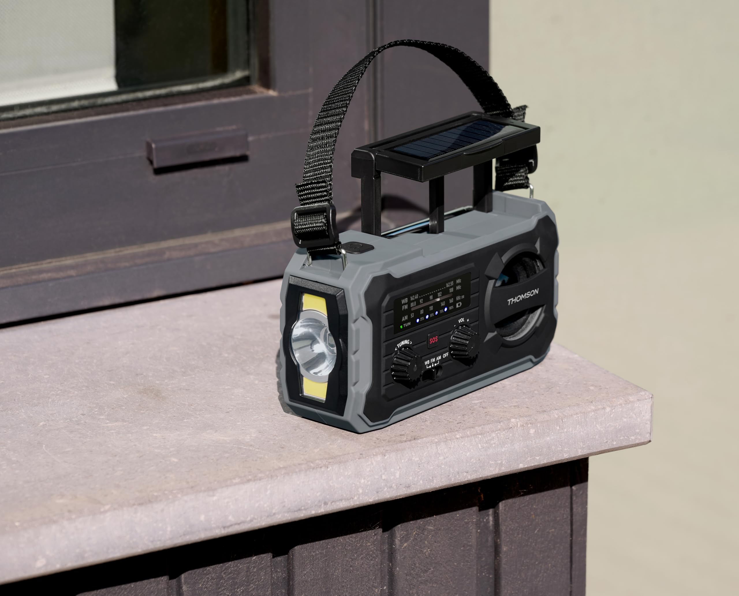 THOMSON Radio Solaire d’Urgence Portable, Survie Dynamo FM/AM, Lampe Torche LED, Alarme SOS, Batterie Rechargeable 4000mAh et Chargeur Smartphone USB-C, pour Camping, Dépannage – Gris - RT280G