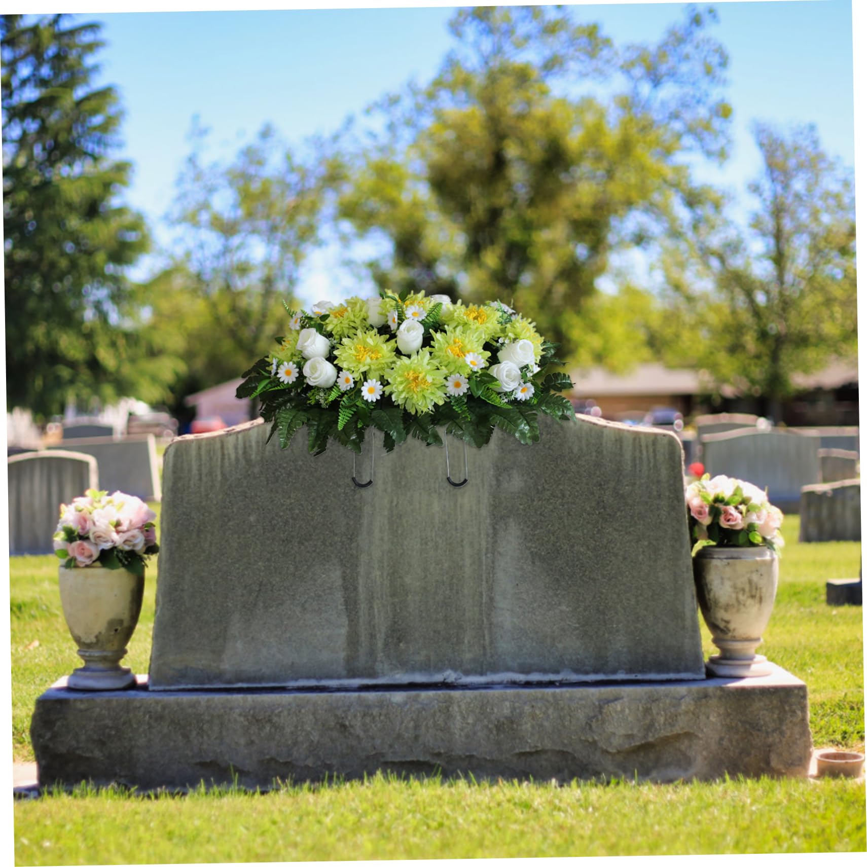 Fleurs de cimetière artificielles réalistes avec chrysanthèmes en Soie 64 x 47 cm Vert.