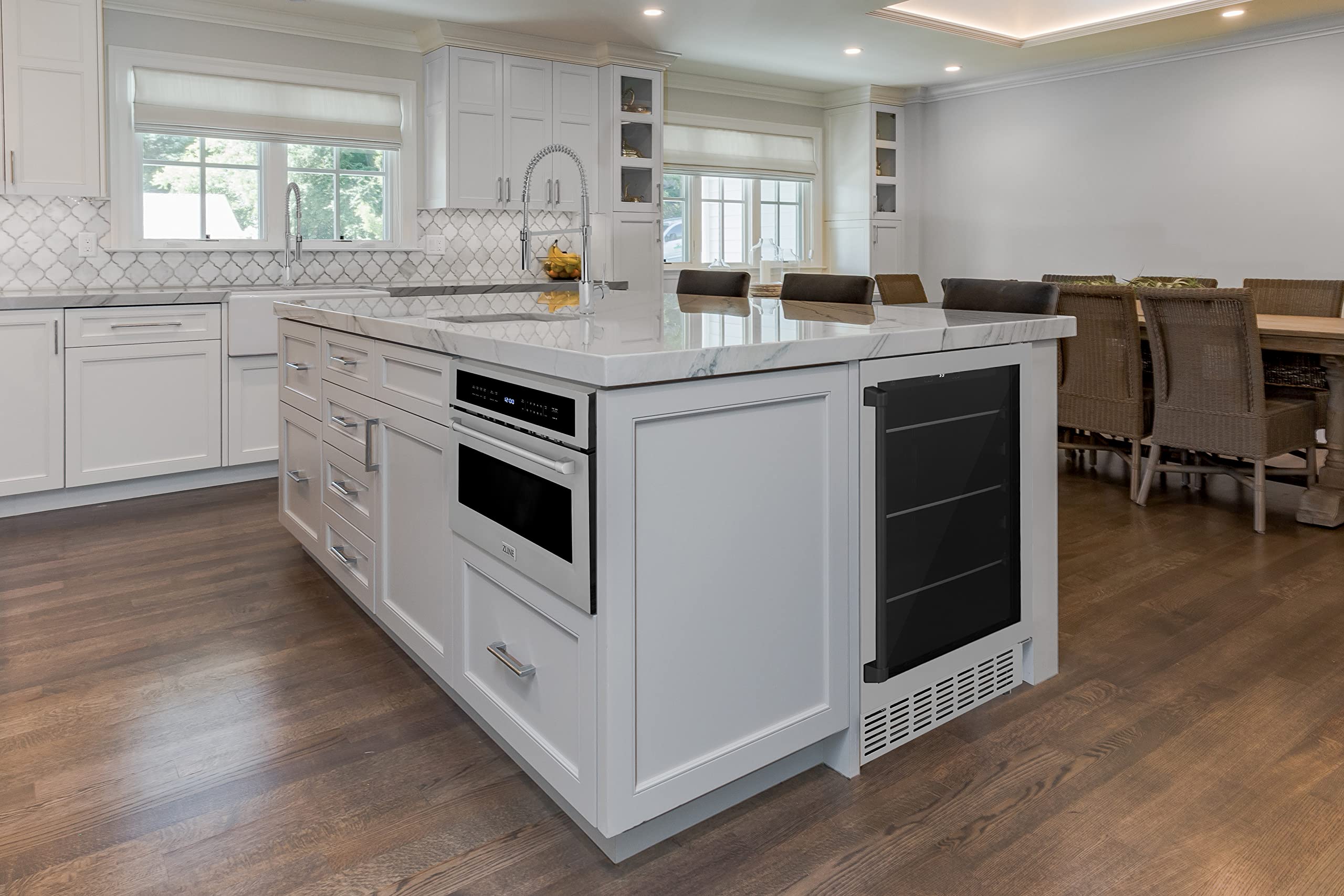 Z Line Kitchen And Bath ZLINE 24" Autograph Edition 154 Can Beverage Cooler Fridge With Adjustable Shelves In Stainless Steel With Matte Black Accents (Rbv-Us-24-Mb) on Fridge.com - View 4