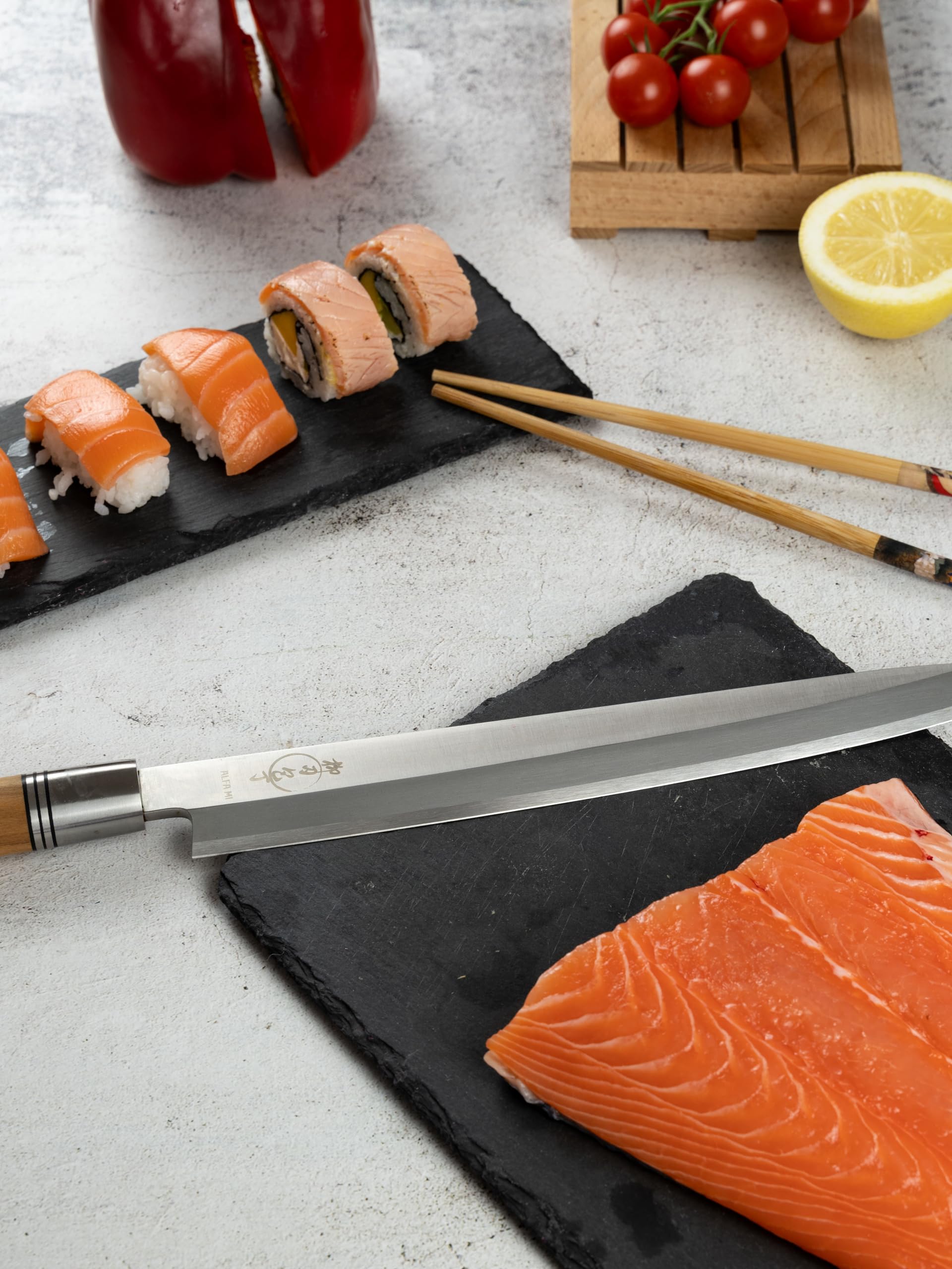 Alfa Mi Couteau japonais à sushi. Couteaux japonais yanagiba cuisine professionnelle 27 cm, ustensiles de cuisine fileter le saumon, manche en bois d'olivier et fourreau