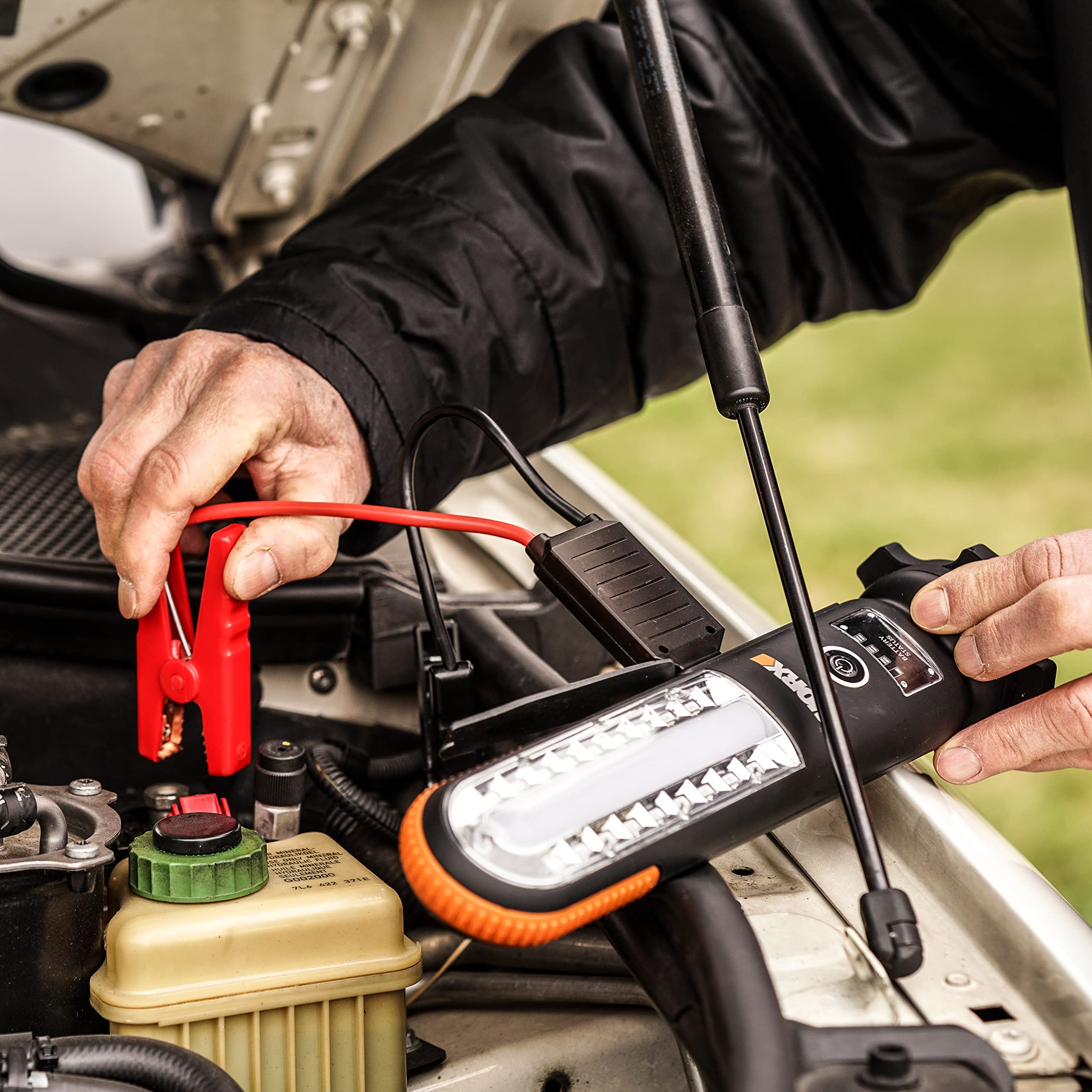 Worx WX852.1 Akku Starthilfegerät 12V mit Multifunktions-Lampe