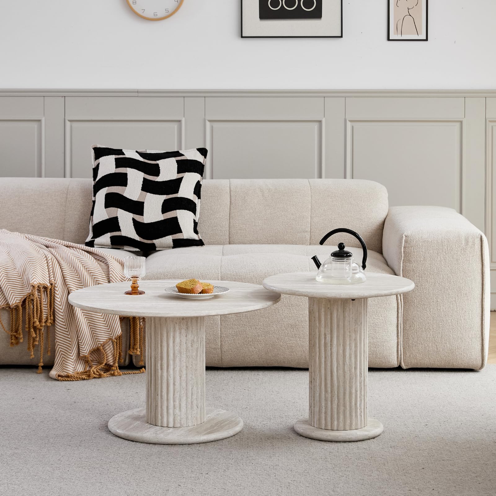 GrandCA HOME Set di 2 Tavolini Rotondi Impilabili con Gambe Cilindriche ed Effetto Travertino Grigio Finto, Tavolino da Caffè in Stile Minimalista Moderno per Soggiorno o Camera da Letto