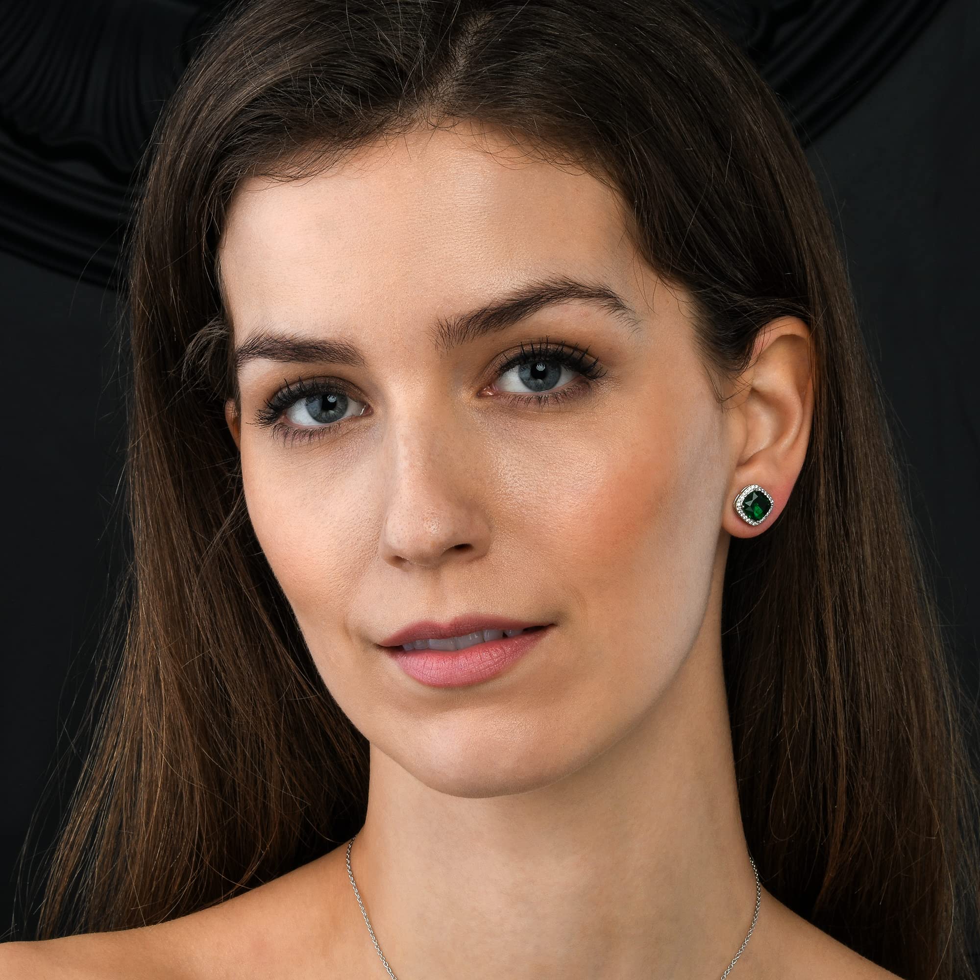 Diamond Treats Strahlenkranz-Ohrstecker aus 925 Sterling Silber mit Cubic Zirkonia in Weiß, Blau, Grün, und Rot, massive Silber bunte Ohrstecker für Damen
