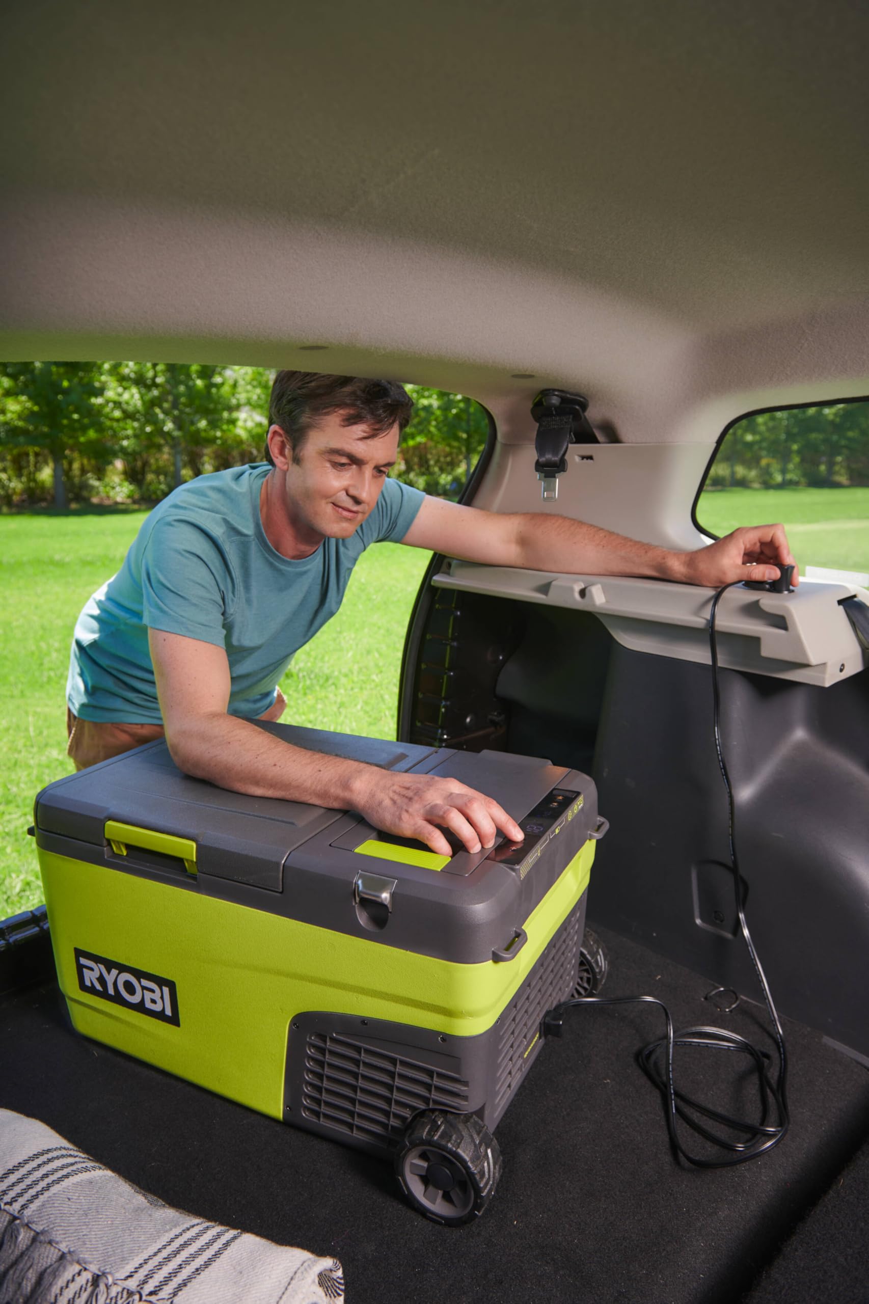 RYOBI 18 V ONE+ Akku-Hybrid-Kühlbox mit Gefrierfunktion RY18CB23A-0, Fassungsvermögen 23 L, inkl. 12 V KFZ-Adapter, 230 V Netzteil, ohne Akku und Ladegerät