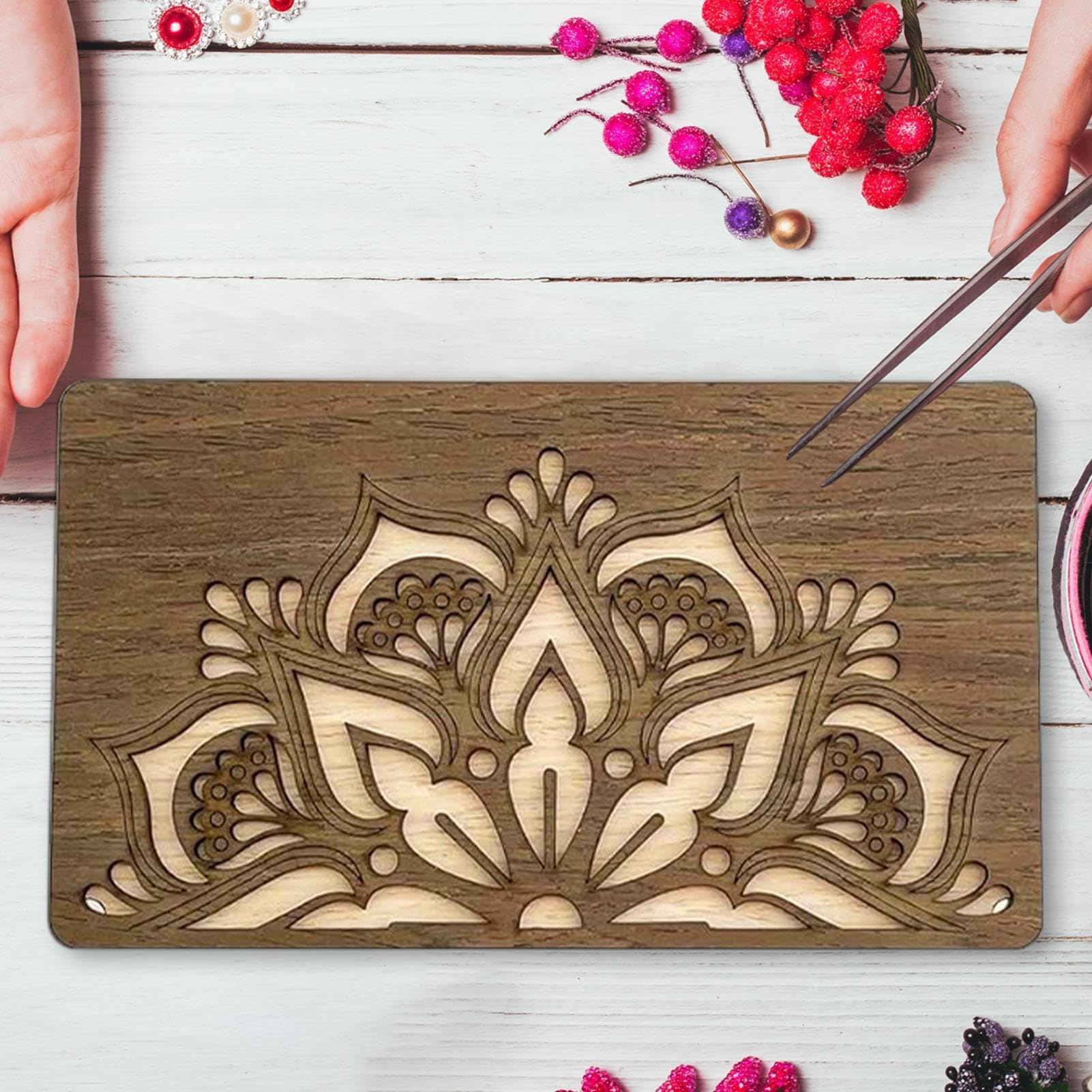 Organizer per perline per la creazione di gioielli, vassoio in legno con coperchio, porta aghi magnetico integrato, design compatto portatile per riporre oggetti artistici e artigianali