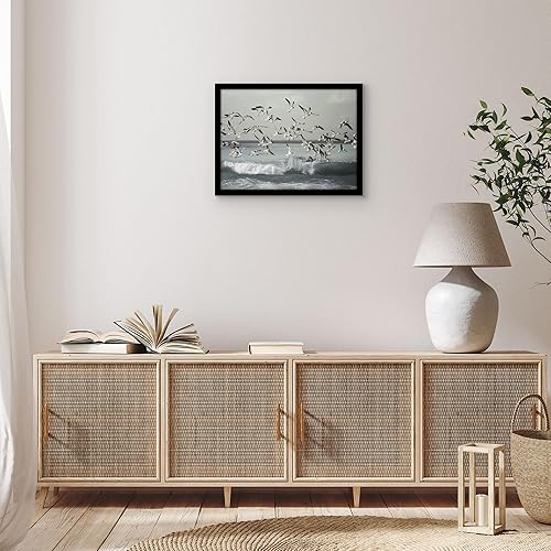 Vista 93 de Americanflat - Marco para póster de 71 x 74 cm con plexiglás pulido, portarretratos negro de madera industrializada, Epic Collection, marco ancho