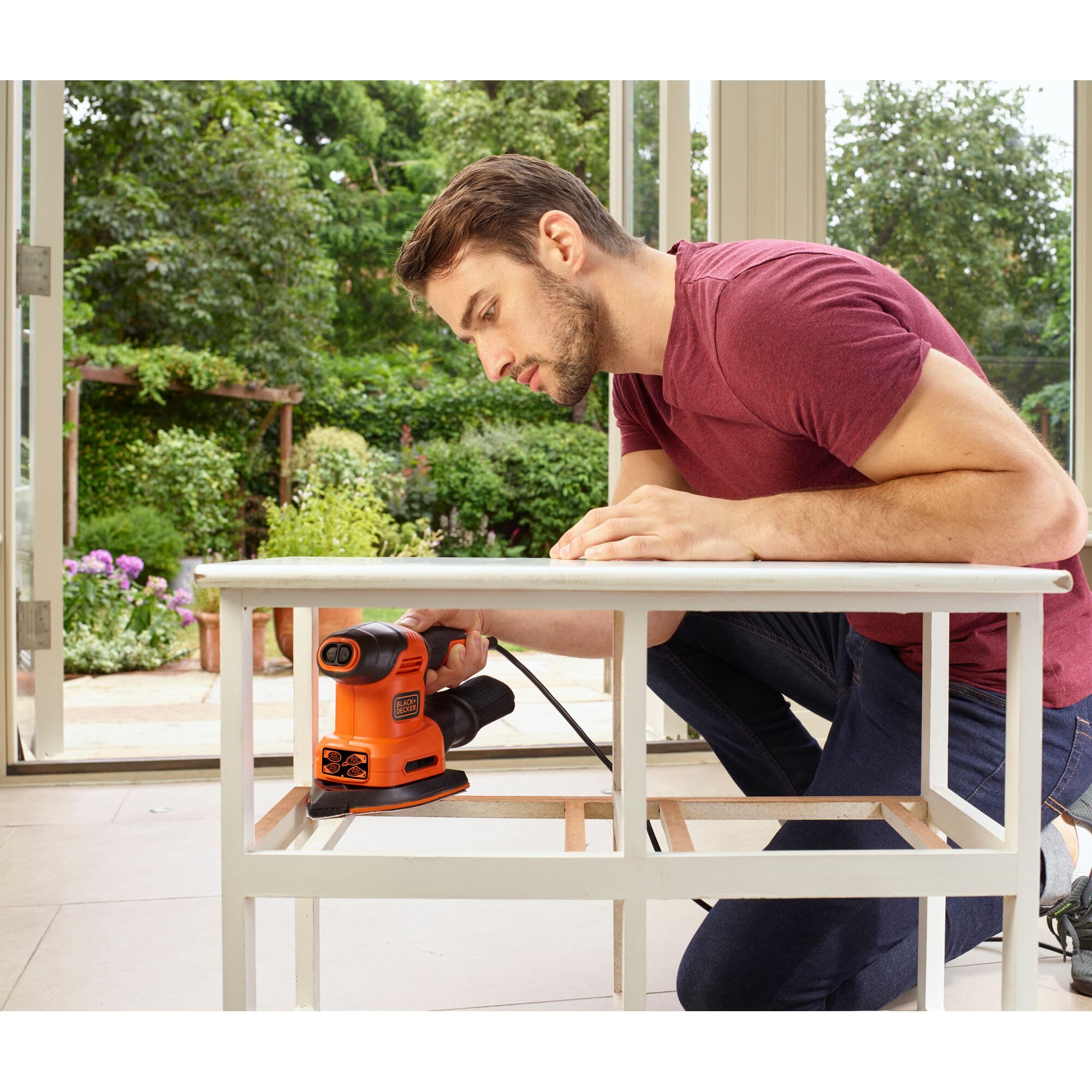 BLACK+DECKER bew200 K de QS 4 en 1 – Lijadora orbital (,, excéntrico lijadora triangular y dedos lija Función, 200 W, con recipiente de captura de polvo y fijado, incluye accesorios + maletín)