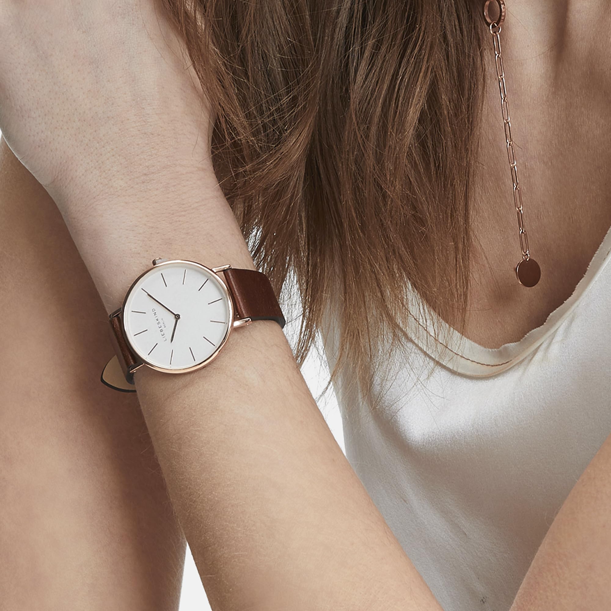 Liebeskind Berlin Damen Armbanduhr – 38 mm rundes Gehäuse – Quarzuhr mit Lederarmband – 5 ATM wasserdicht – Alltagstauglich & stilvoll