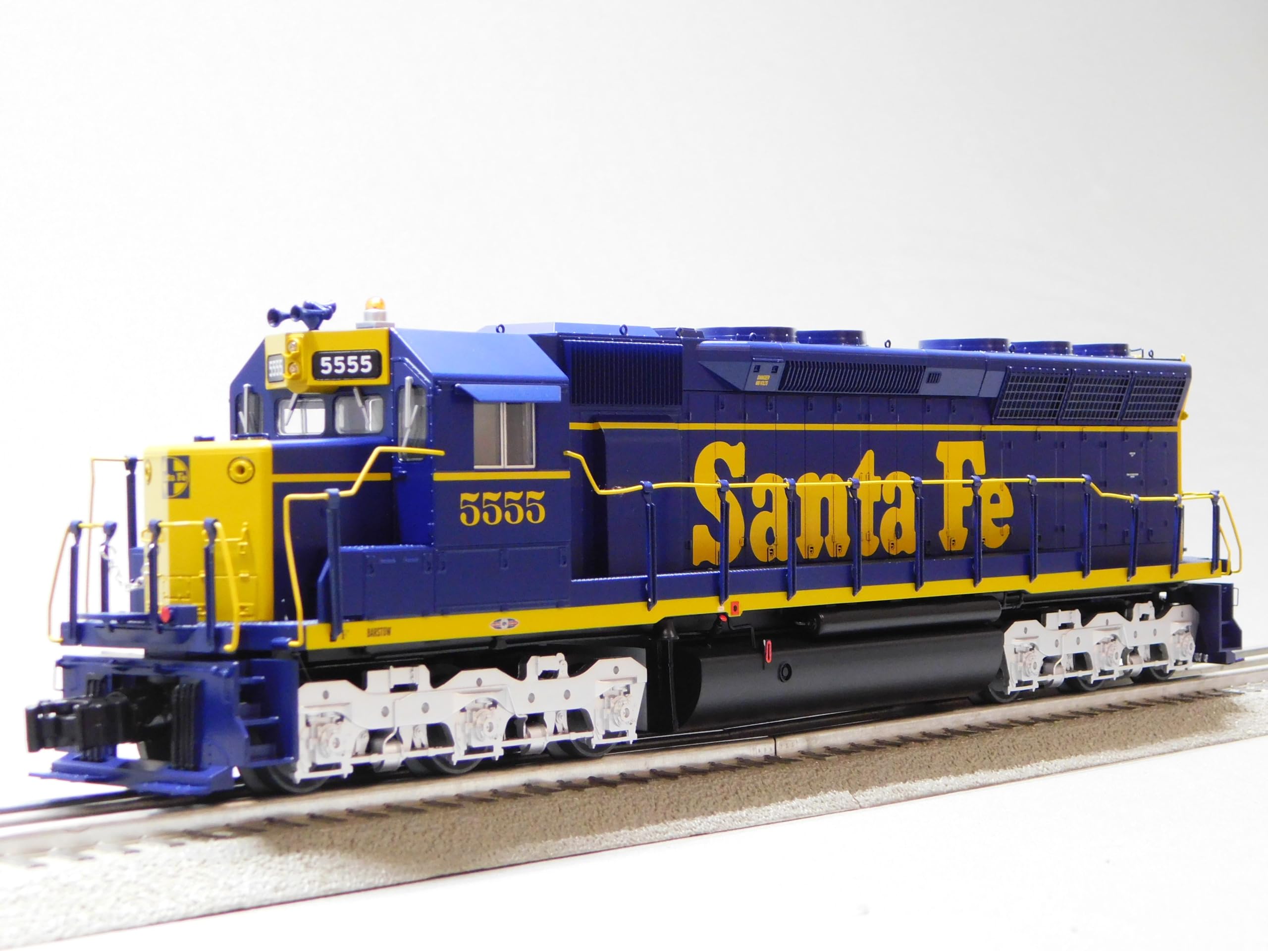 LIONEL Santa FE SUPERBASS SD45 Diesel Engine #5555 Non-Powered O Gauge 2433529