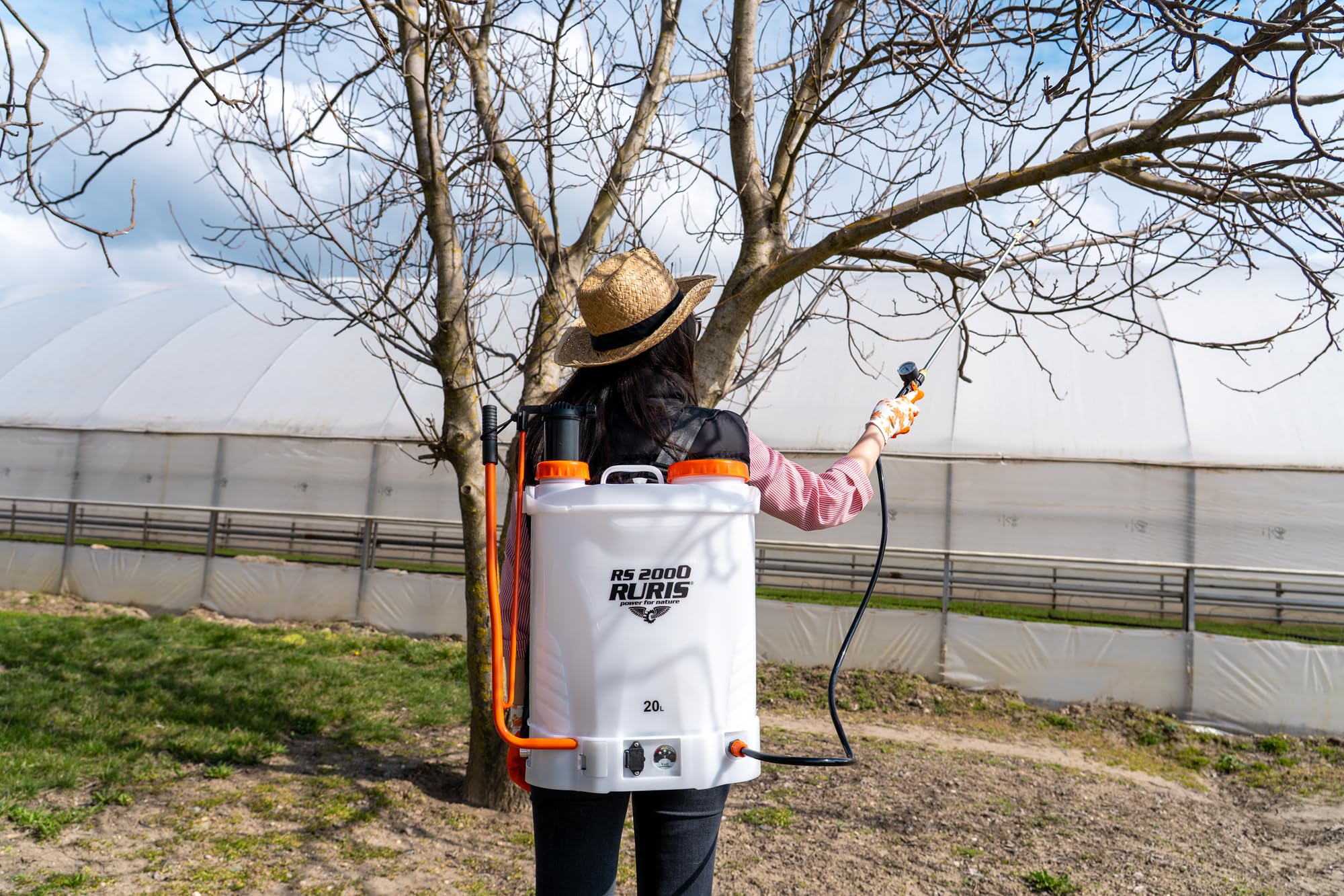 RURIS POWER FOR NATURE RS 2000 opryskiwacz elektryczny i ręczny, zbiornik 20 l, akumulator 12 V 8 Ah, ciśnienie silnika 5,5 bara, ładowarka w zestawie, pomarańczowy