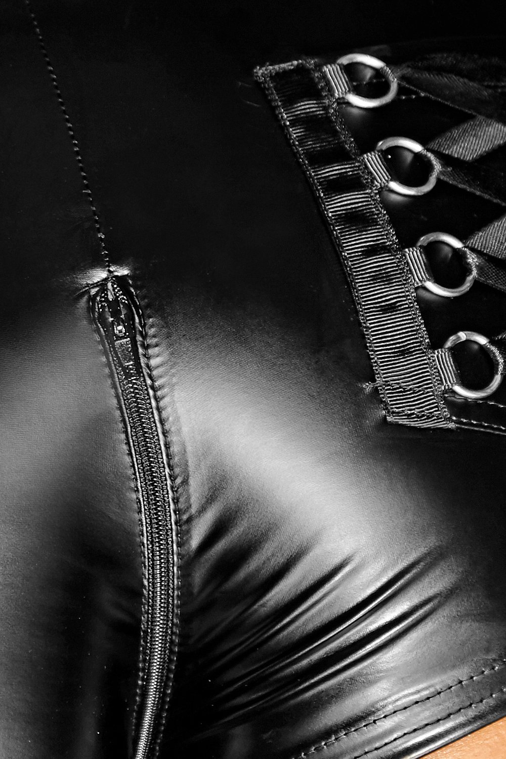 Schwarze Damen Dessous Wetlook Shorts mit Reißverschluss Kurze Hose