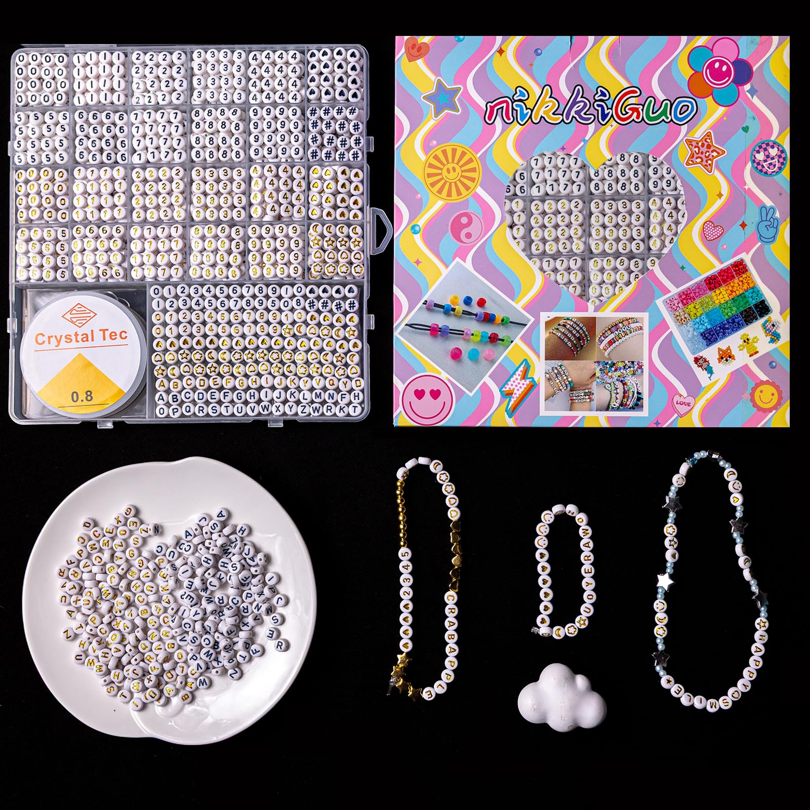 nikkiGuo Kit de 1250 cuentas de letras con cordón elástico – Alfabeto A-Z, números, corazón, luna, estrella, cuentas sonrientes para pulseras de la amistad y joyería de bricolaje (latidos blancos y