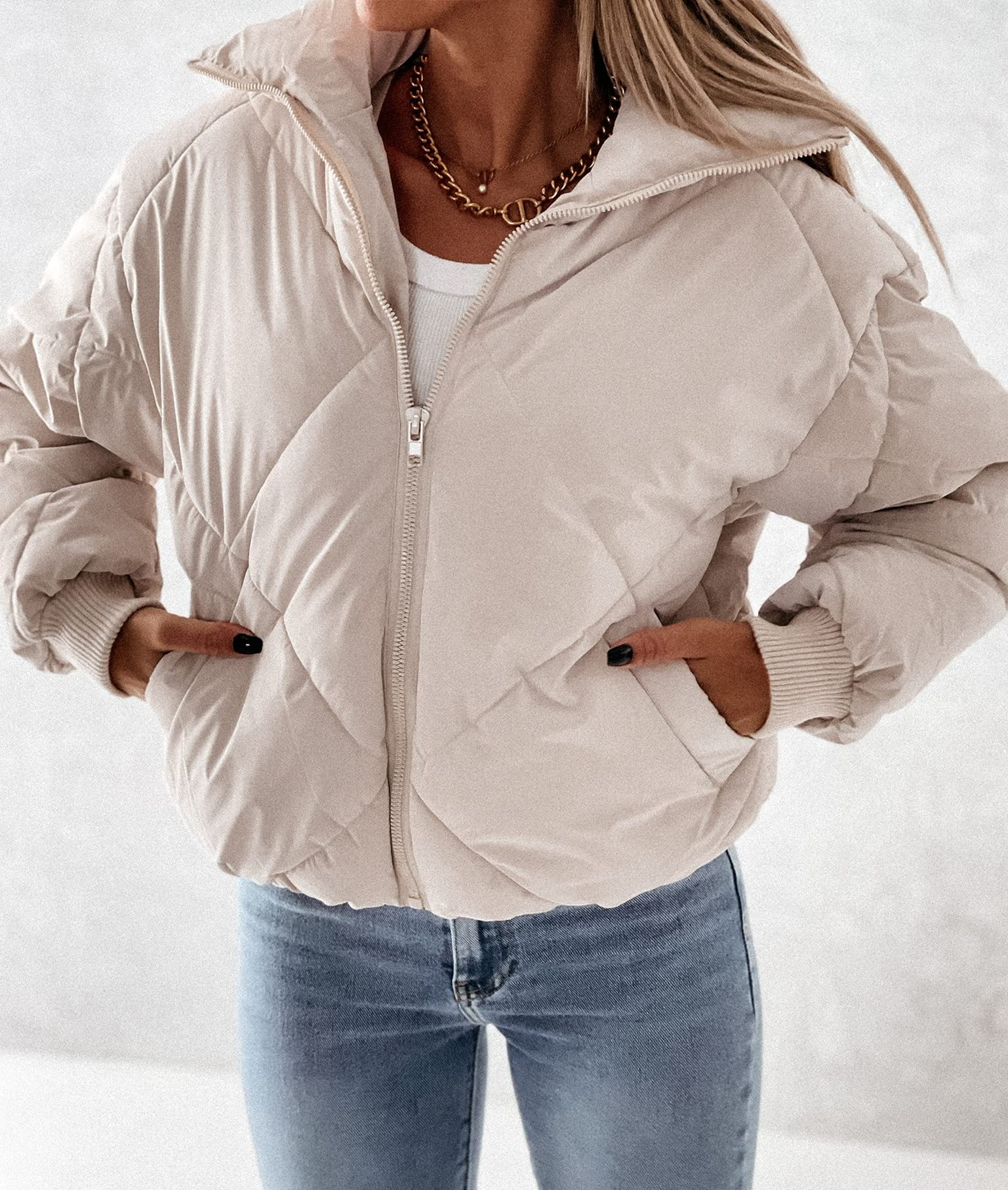 Newffr Women's Quilted Puffer Vest Sleeveless Lightweight Zip Up Jacket Winter Warm Coat Outerwear