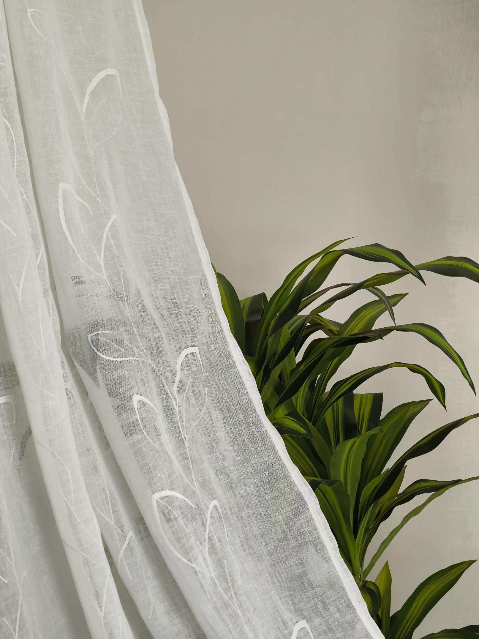Tende con Fettuccia Arricciatenda su misura, Tessuto ricamato effetto lino bianco, Larghezza pannello 280 cm, per Binari da 140/170 cm, Altezza da 180 a 290 cm - 280x270 cm - Bianco
