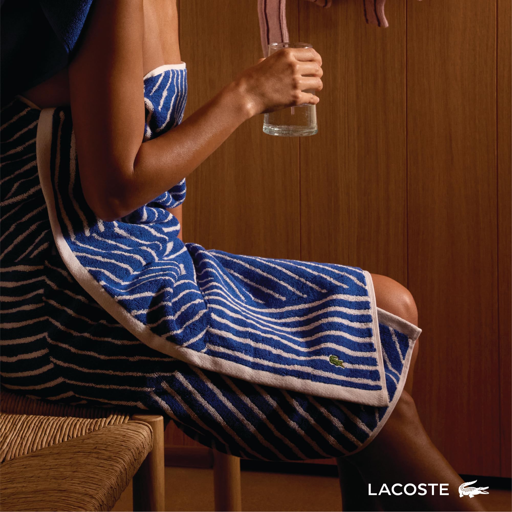 Amazon｜Lacoste Guethary ストライプタオル – コットン100