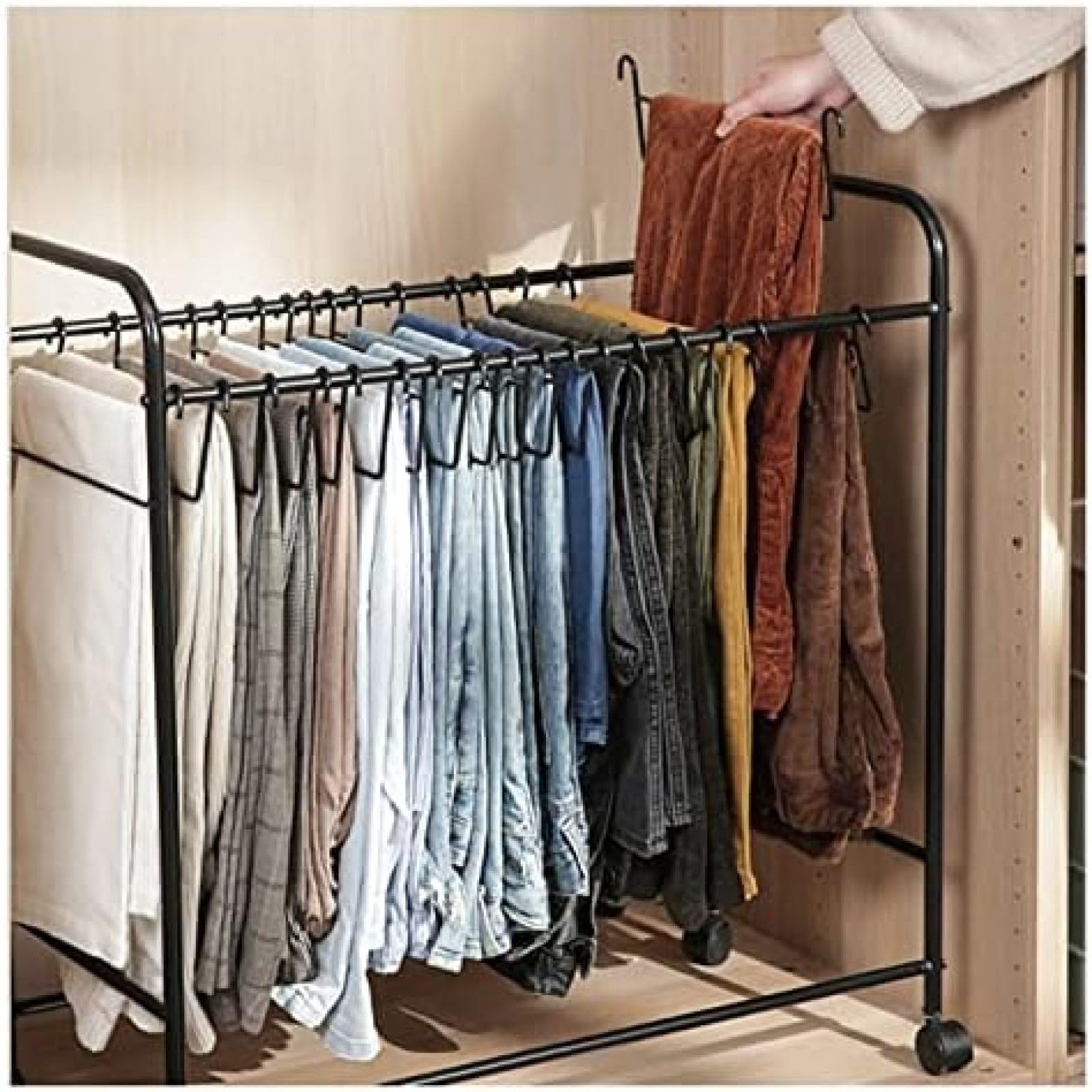 Chariot à pantalons organisateur de placard avec cintres de jeans