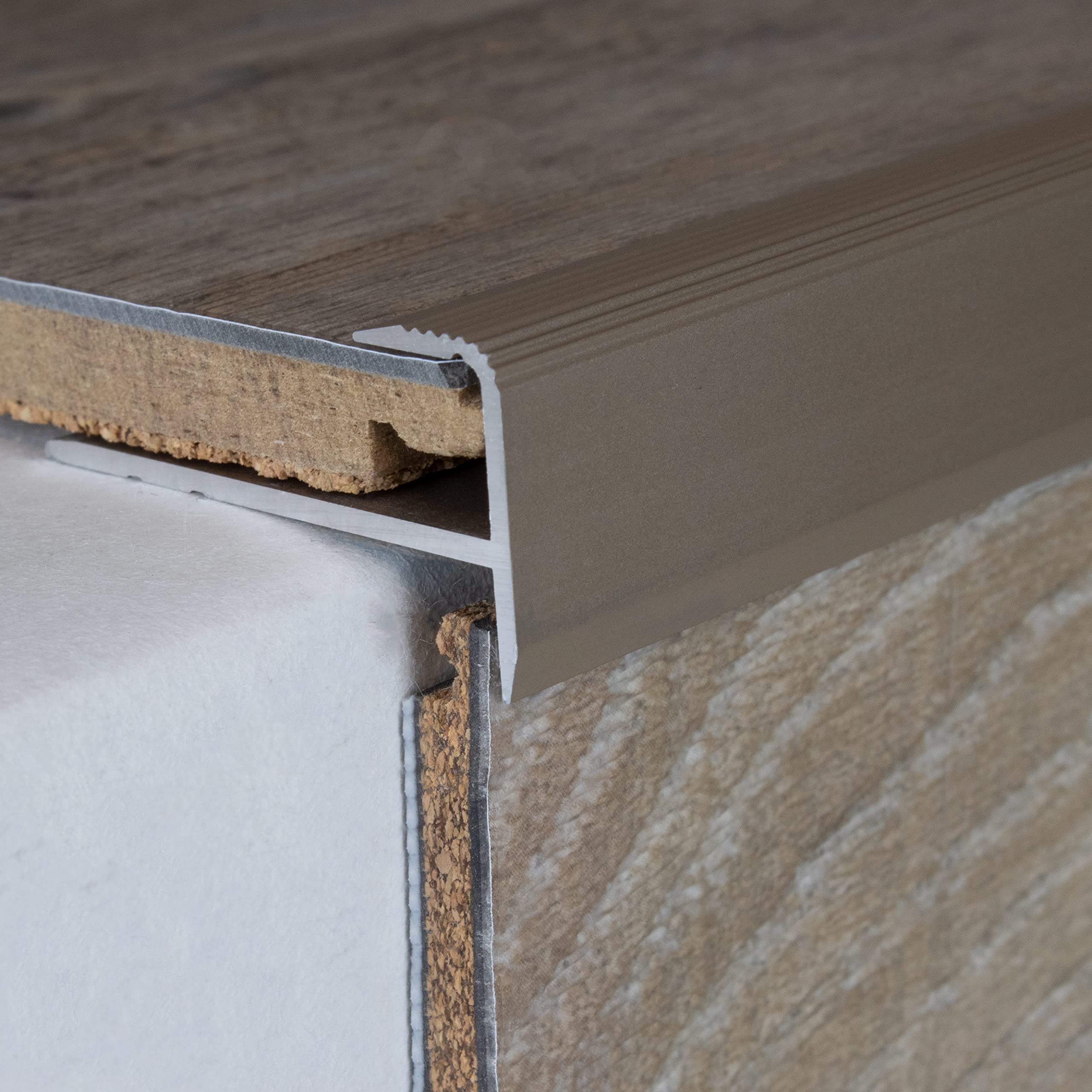 PROVISTON afwerkprofiel | Geanodiseerd aluminium | Brons licht | Breedte 10 mm | Dikte vloer 8,5 mm | Lengte 1000 mm | Geboord | Trapneus | Trapneus parket | 1 stuk