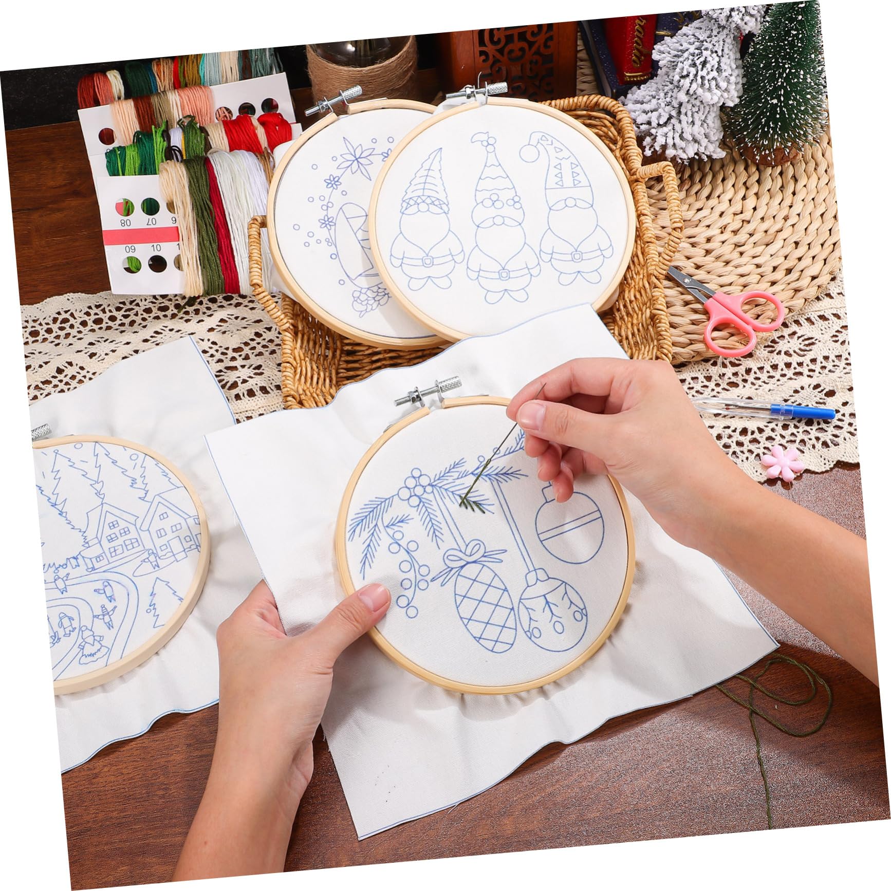 FONDOTIN Kit De Broderie De Noël Kit De Broderie Pour Débutants Avec Cerceaux Motifs Outil Enfilage Et Accessoires Supplémentaires