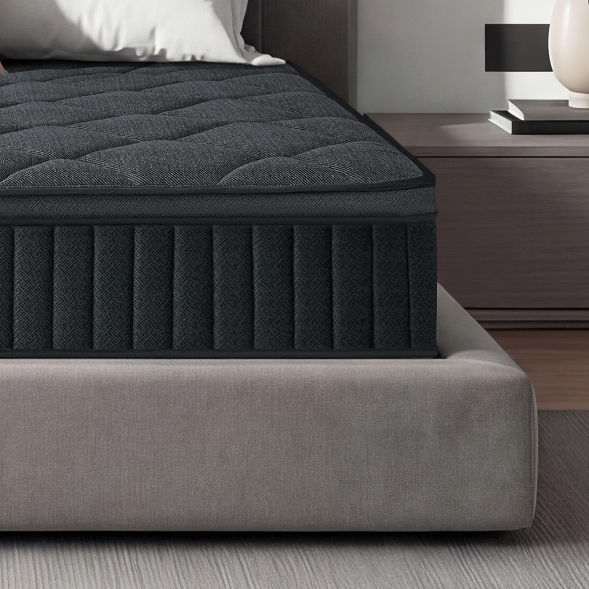 Vipbear 12 Inch Hybrid King Mattress in a Box with Individual Pocket Springs, Medium Firm Feel Memory Foam for Pressure Relief, Motion Isolation,