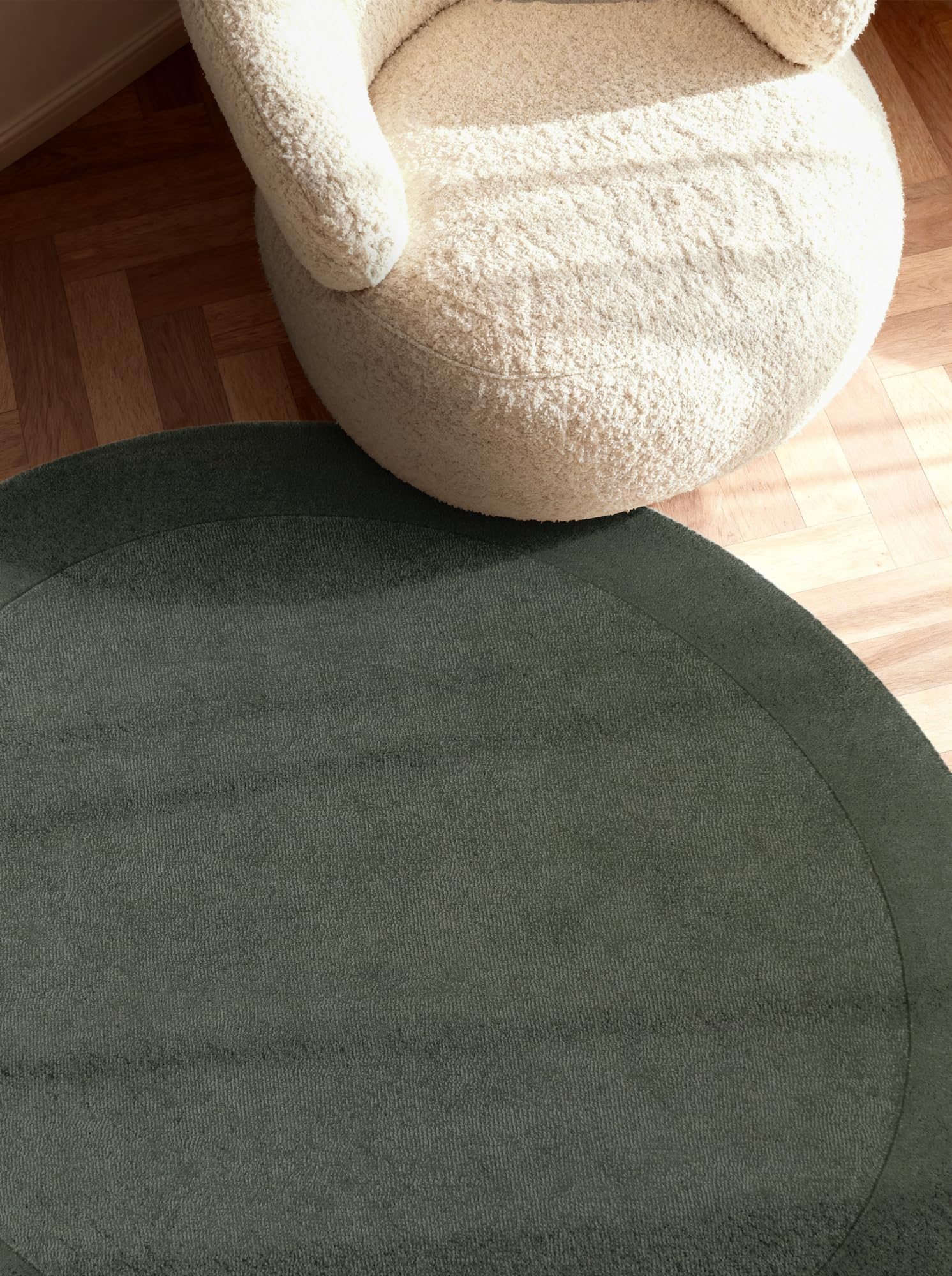 Villeroy & Boch Wollteppich Kivi Rund - Weicher Natur Wohnzimmerteppich mit Bordüre, Handgemacht & Natürlich, Modernes Design für Wohnzimmer, Schlafzimmer, Esszimmer, Flur - Natur Grün, Ø 150 cm
