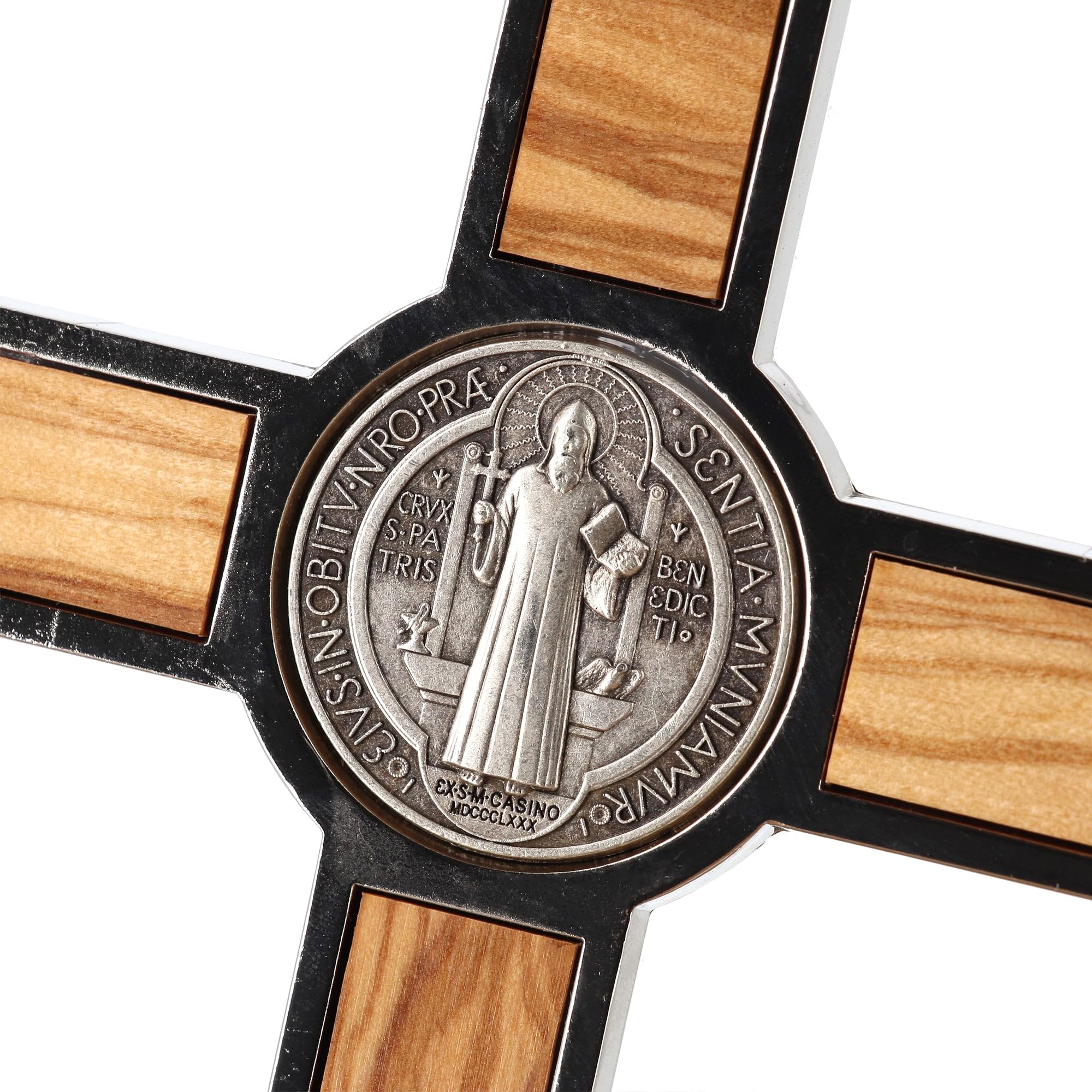 SHALOM - Crocifisso San Benedetto in Legno D'ulivo E Metallo. Altezza 20 Cm
