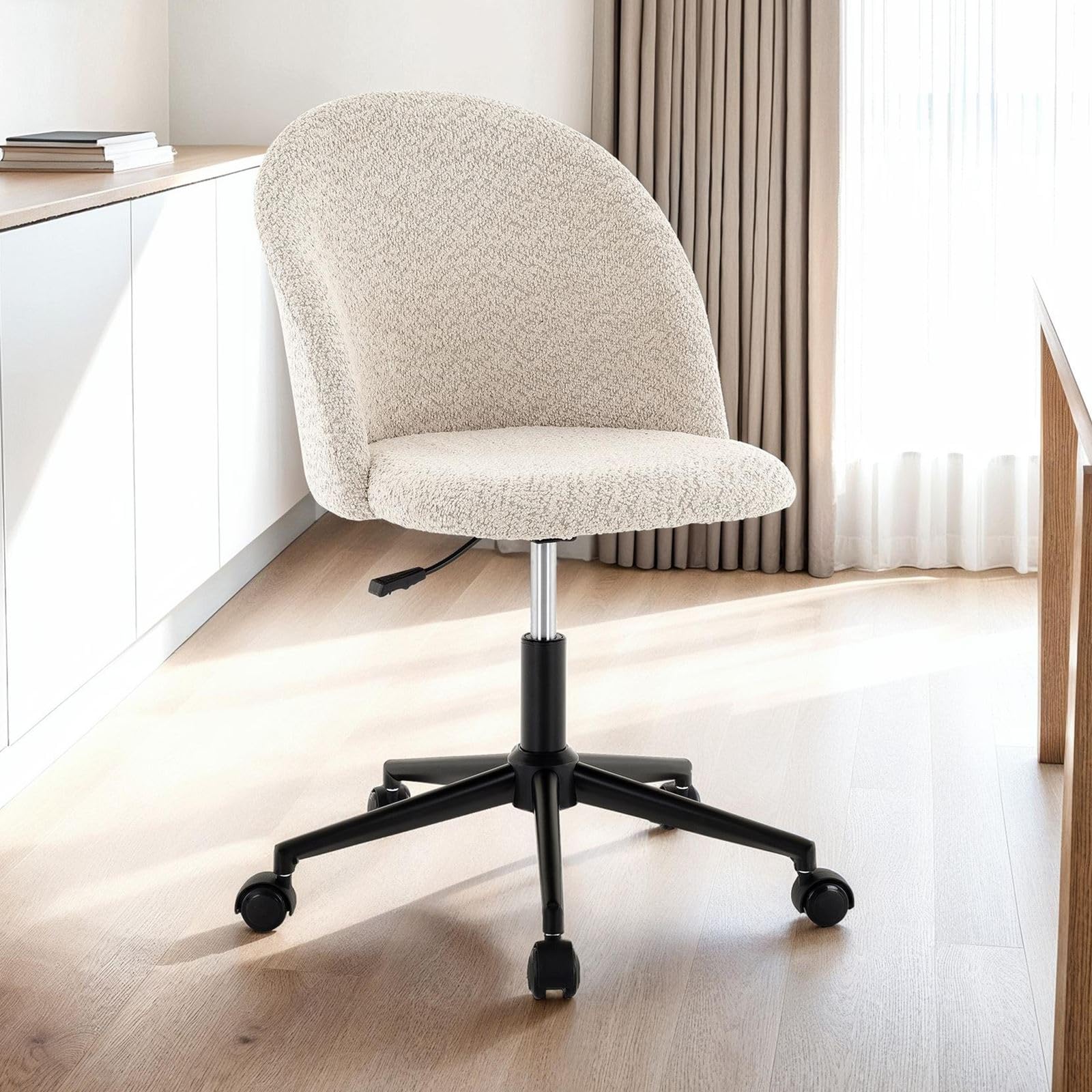 240094 | Draaistoel Bliss met armleuning - beige | By-Boo | Eetkamerstoelen | Loft 8 Home Interior | bijzondere woonwinkel met uitstraling