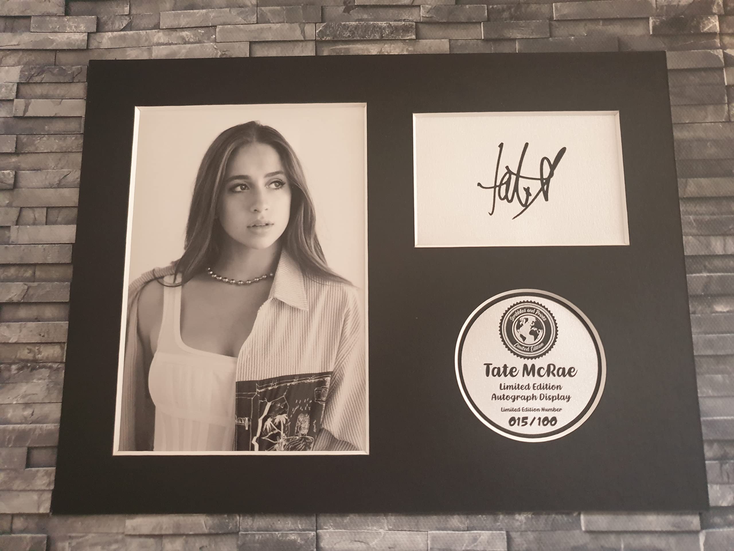Havoc - Tate McRae Limited Edition Signed Autograph Display - 8x6 Inches - Mounted and Ready to be Framed - V1 Black and White