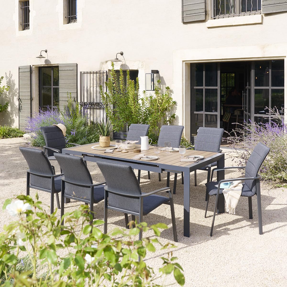 HESPERIDE - Table de Jardin Extensible Evasion Gris Graphite - 8 Places - Aluminium Antirouille Aluminium Effet Bois - Meuble d'Extérieur Rallonge