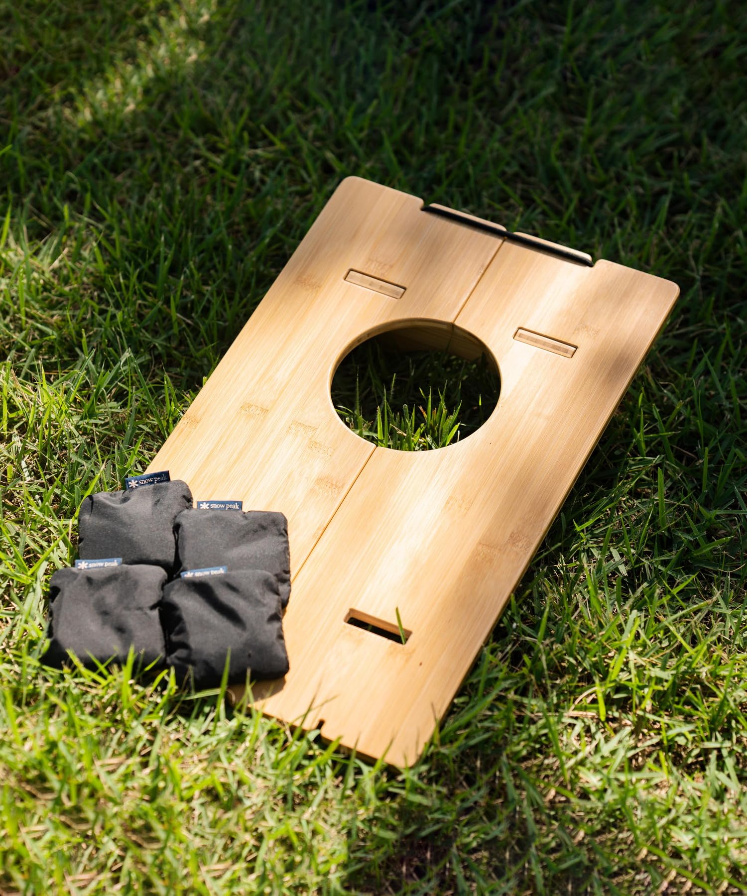 Snow Peak FES-095 Cornhole Table, Desk, Cornhole Board, Camping