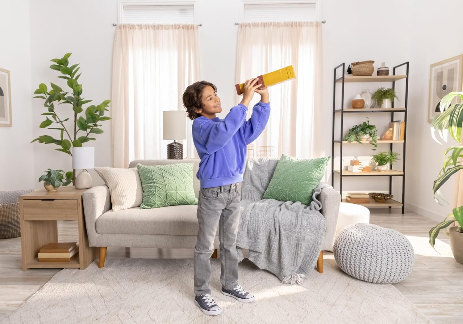 Mattel Minecraft Pixel Spyglass Toy with Pixelating Viewing Lens, Kid-Sized Accessory for Role-Play & Costumes