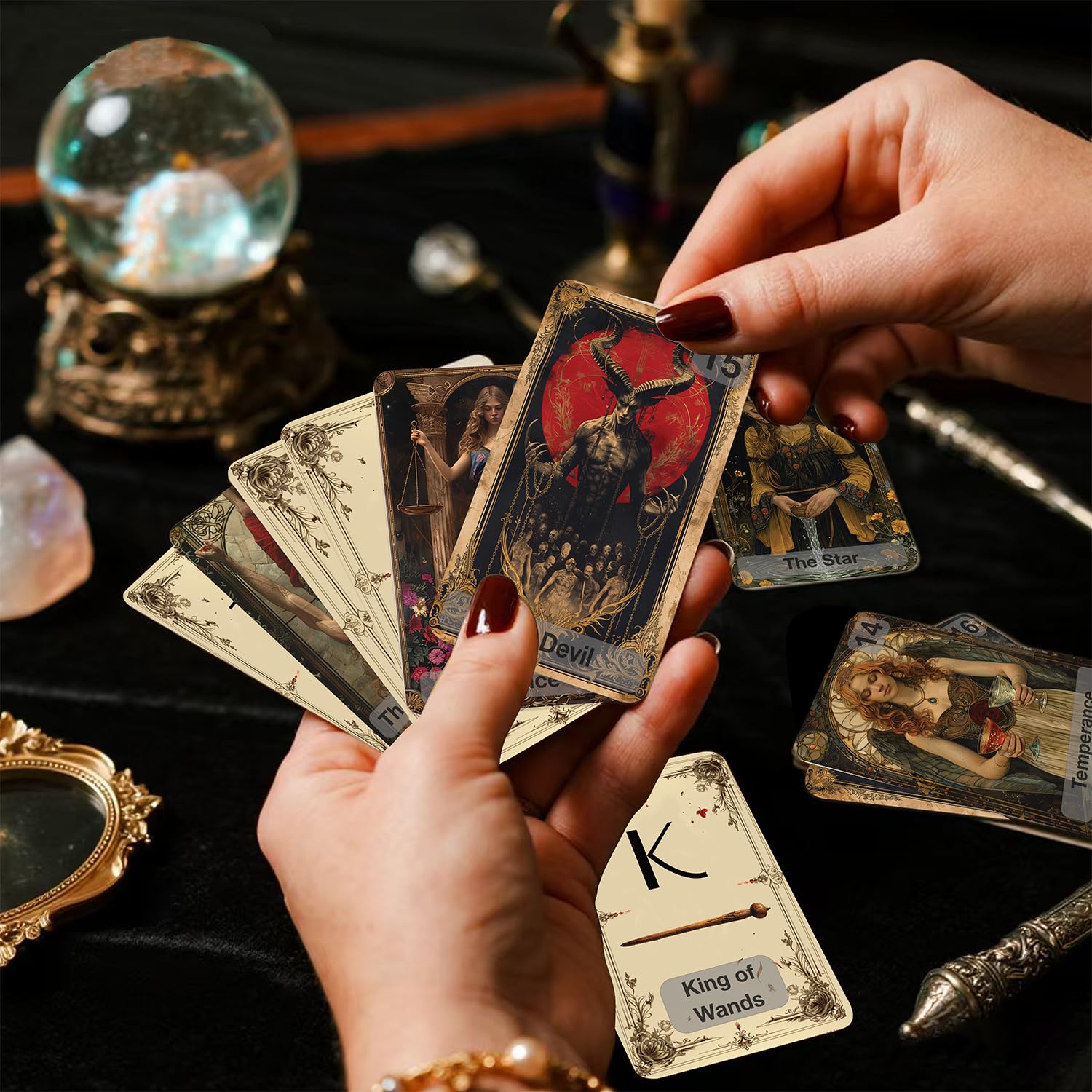 Eternal Arcana Tarot-Deck, ein minimalistisches 78-Karten-Deck, Tarotkarten mit Anleitung, ist ein modernes Tarot-Deck für Wahrsagung und Meditation, durchdrungen von mystischer Weisheit und