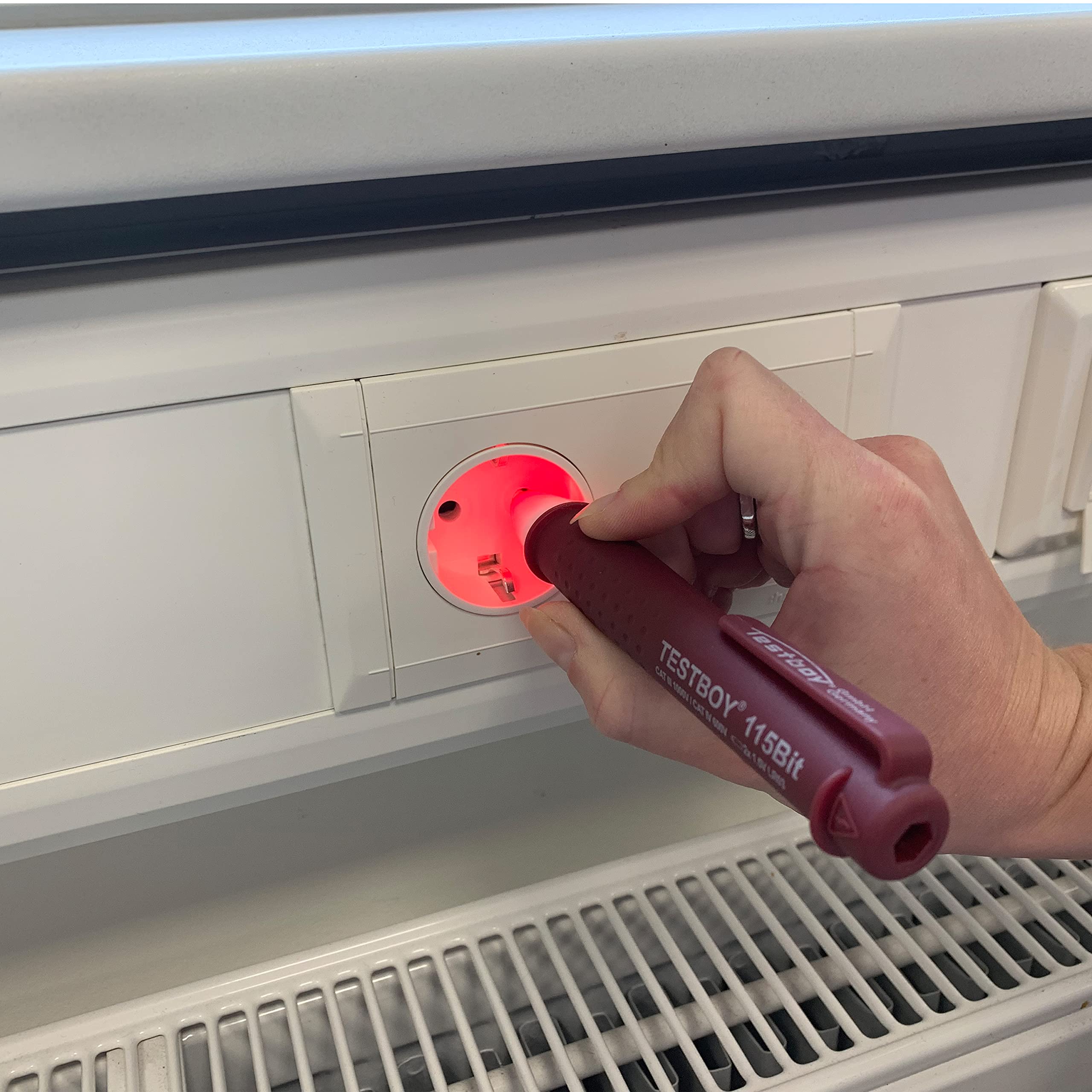 Tester di tensione senza contatto Testboy 115 bit da 12 V AC con portainserti integrato (rilevatore di tensione di alta qualità con display LED, inclusa funzione cacciavite), rosso